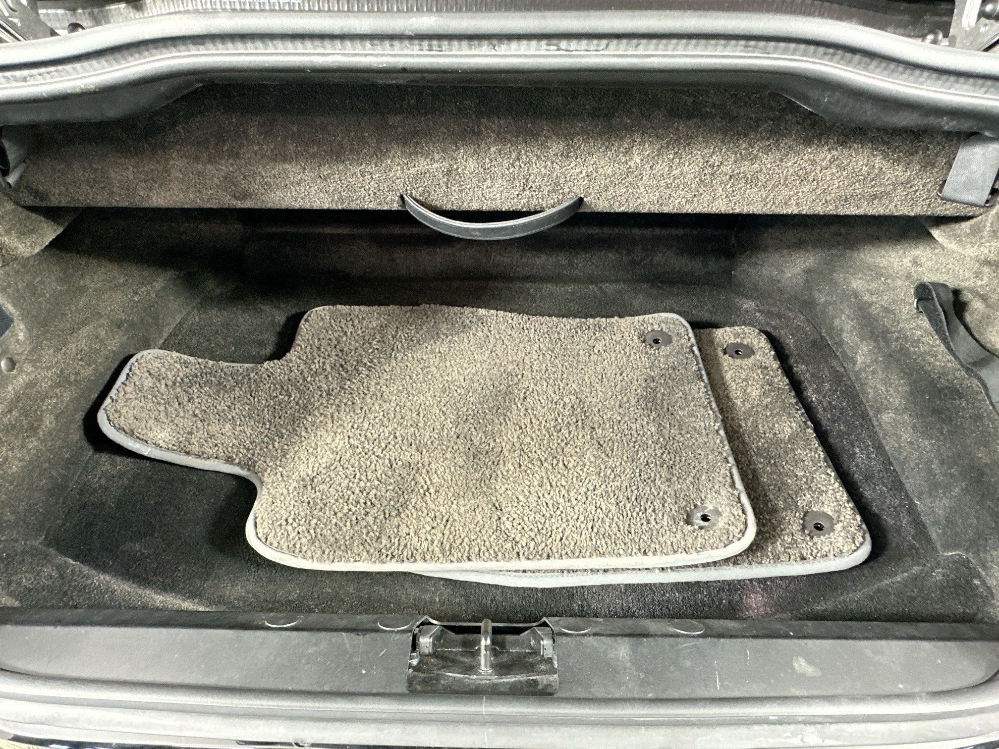 2024 Aston Martin DB12 Volante