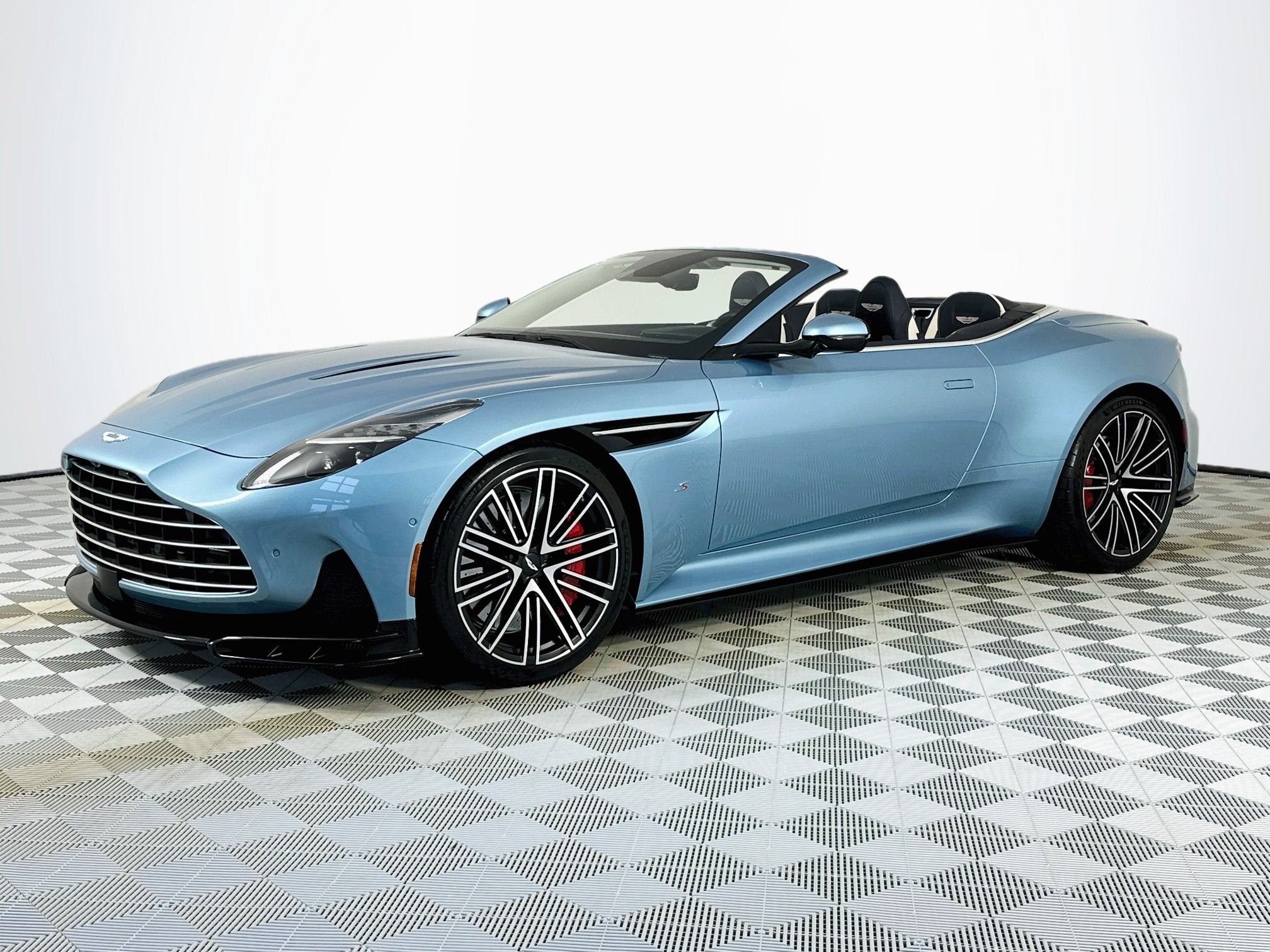 2026 Aston Martin DB12 S Volante
