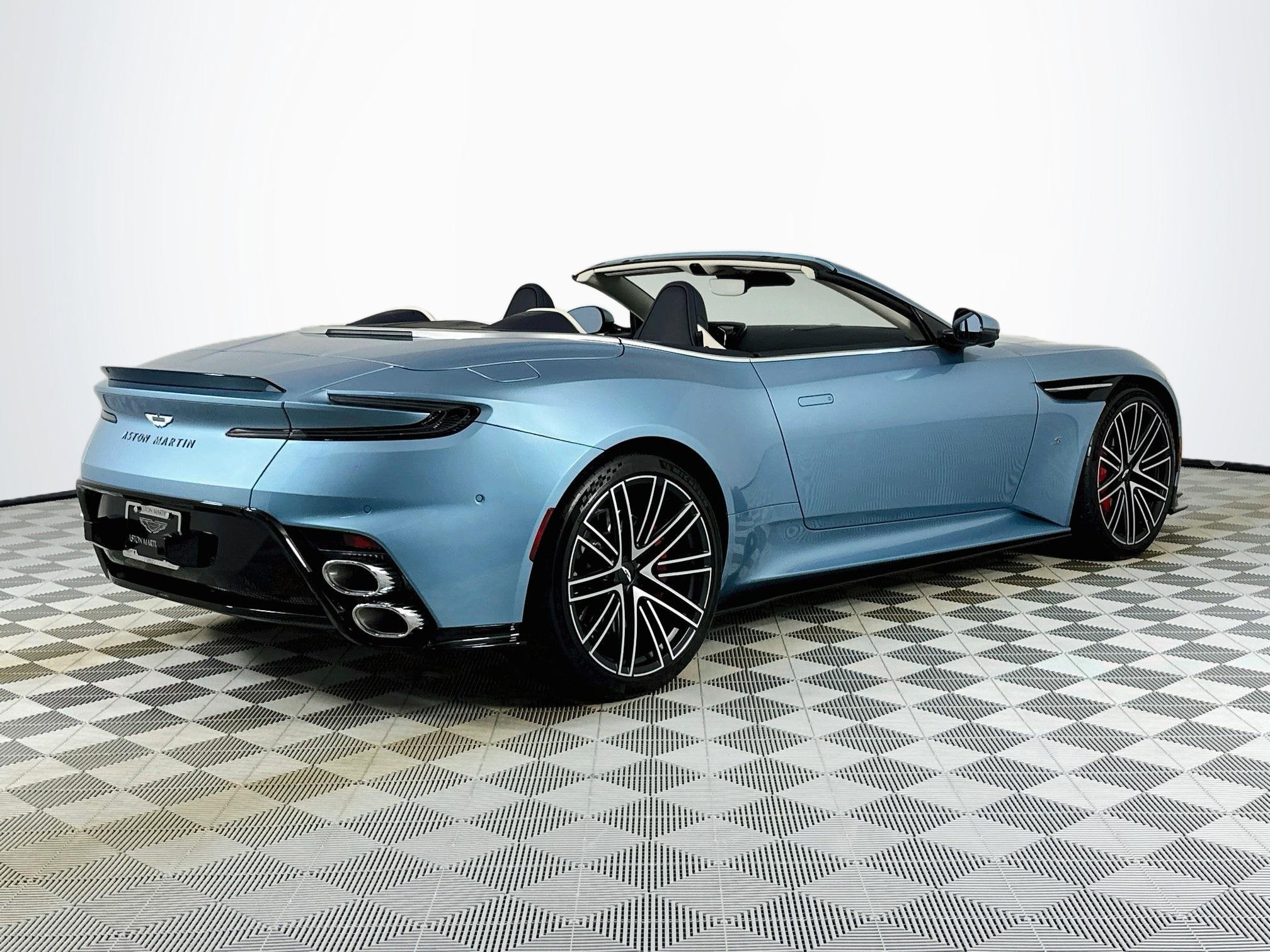 2026 Aston Martin DB12 S Volante
