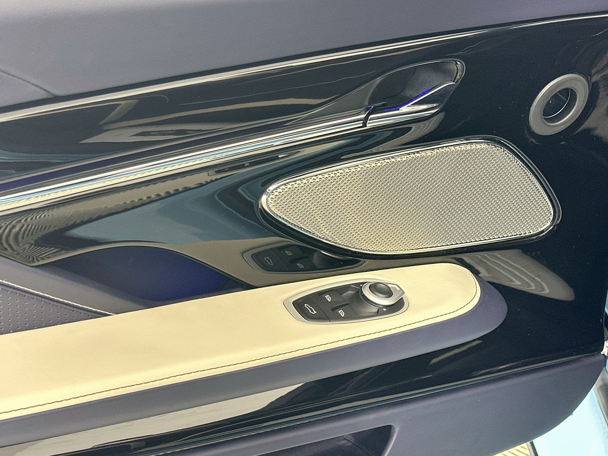 2026 Aston Martin DB12 S Volante