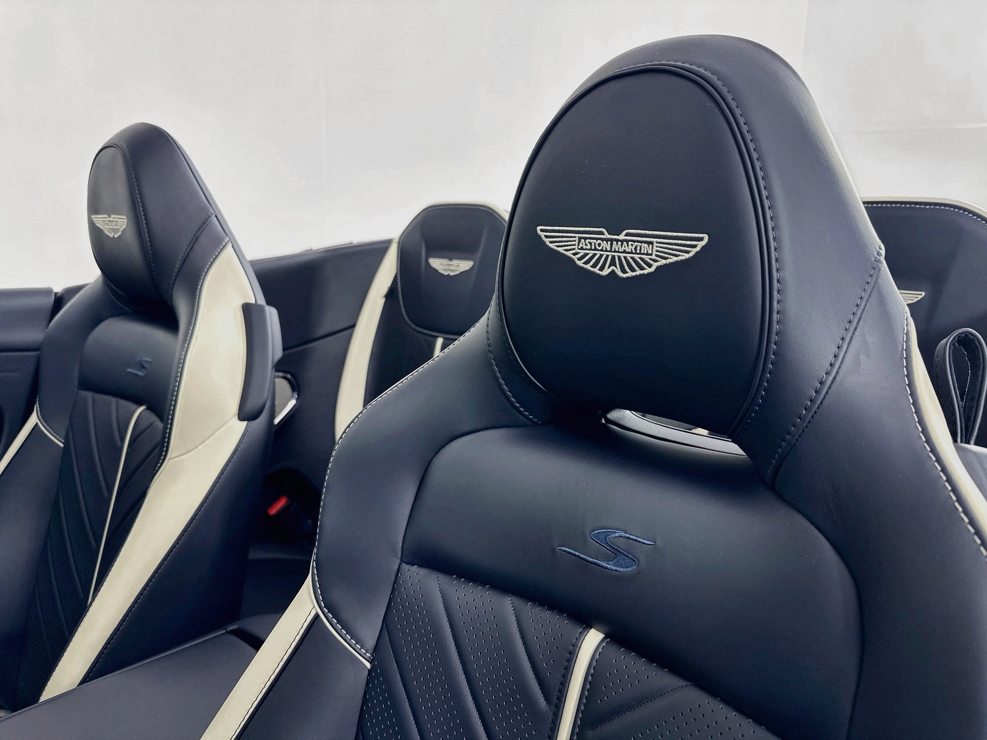 2026 Aston Martin DB12 S Volante