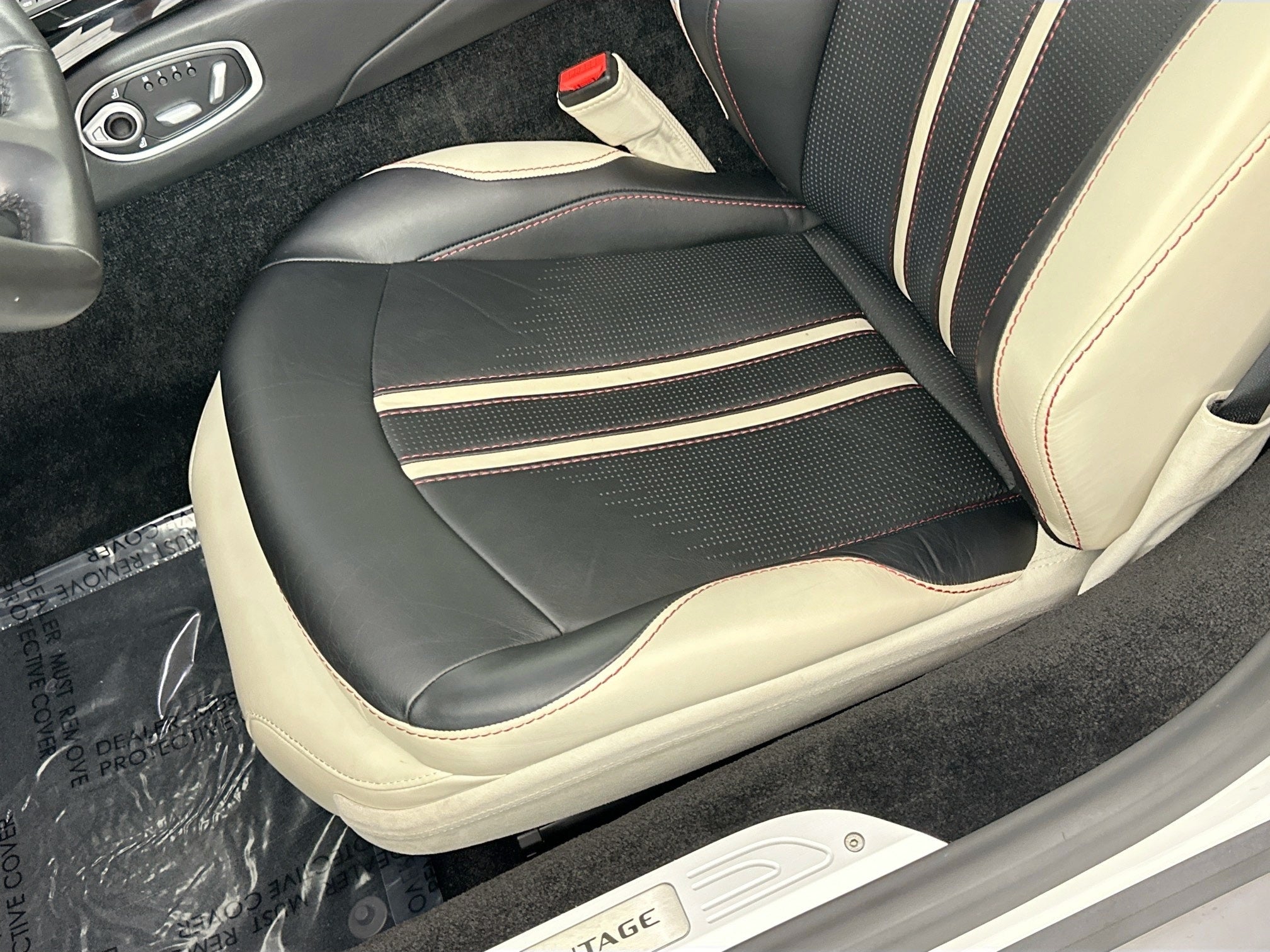 2021 Aston Martin Vantage Base