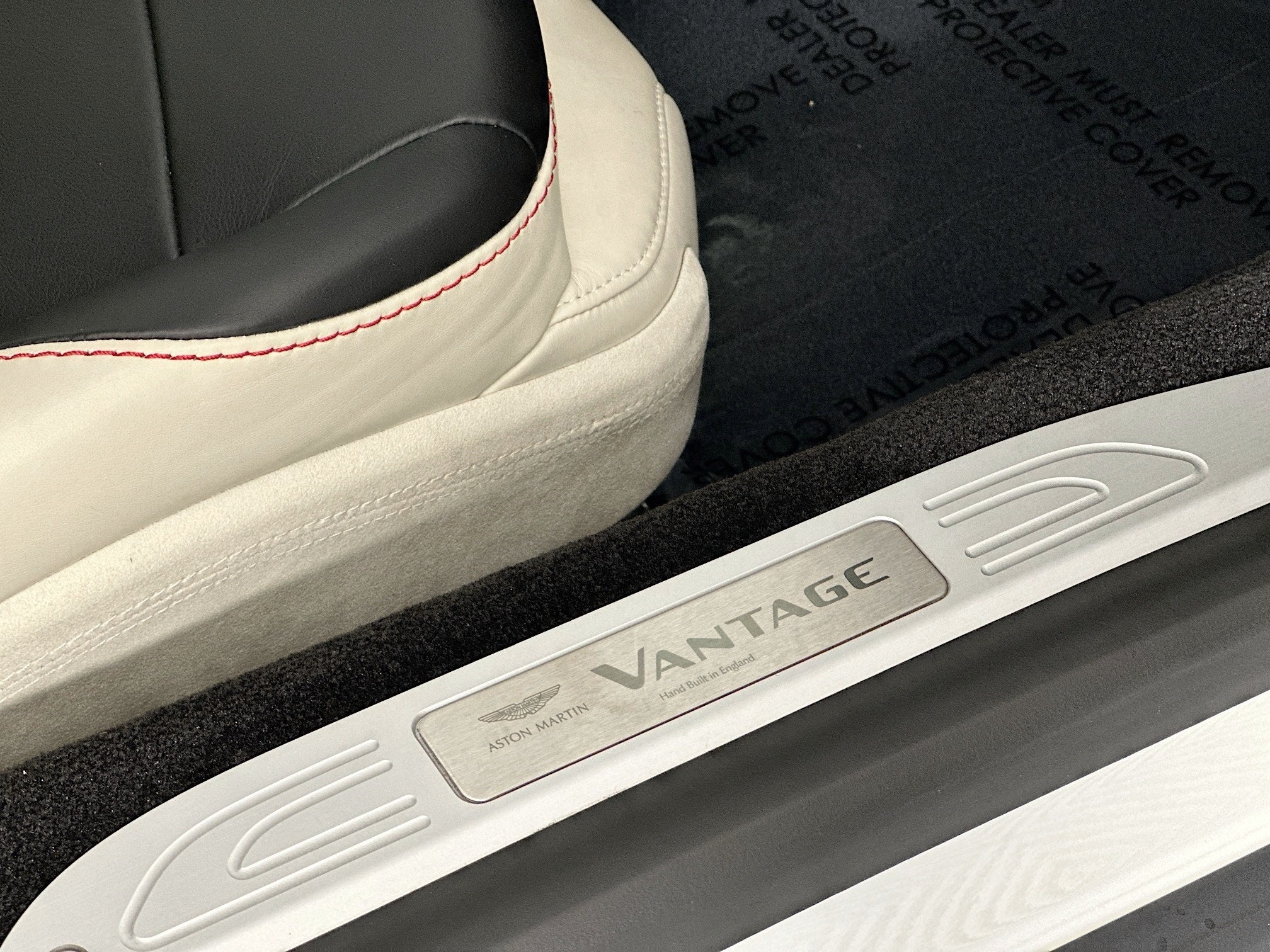 2021 Aston Martin Vantage Base