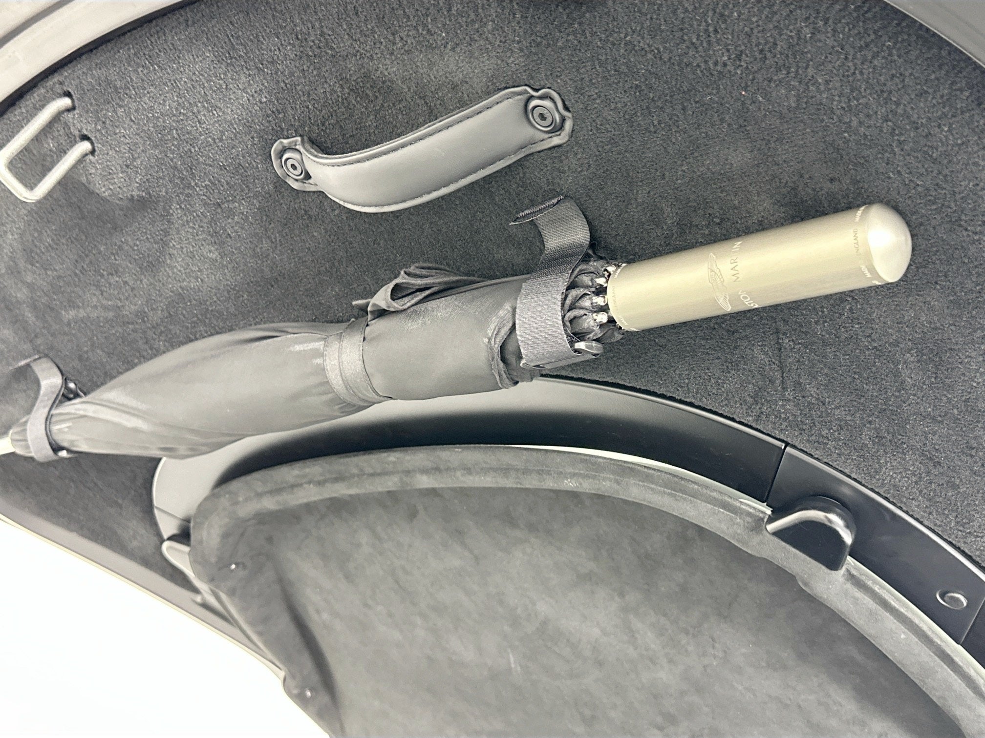 2021 Aston Martin Vantage Base