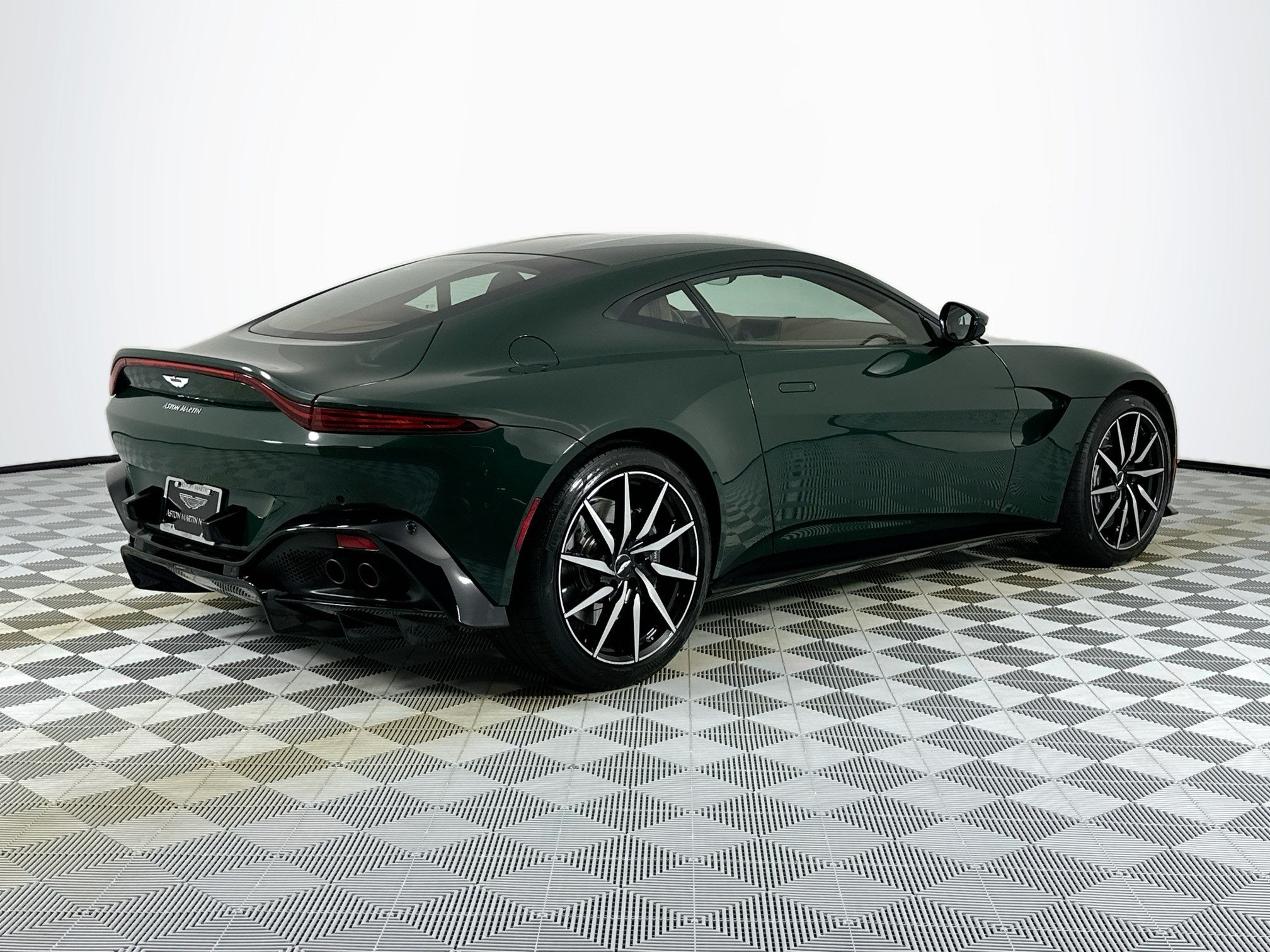 2020 Aston Martin Vantage Base