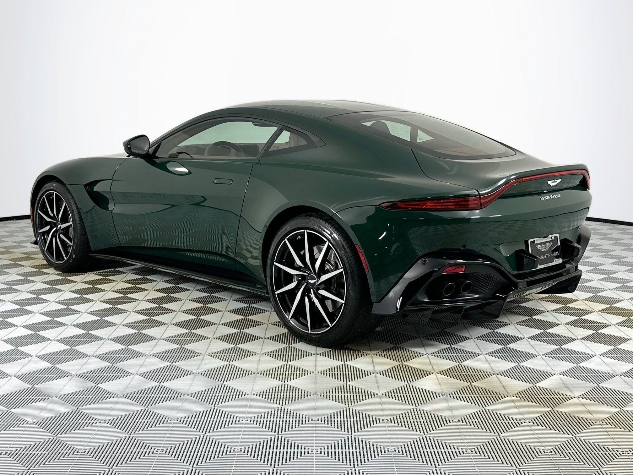 2020 Aston Martin Vantage Base