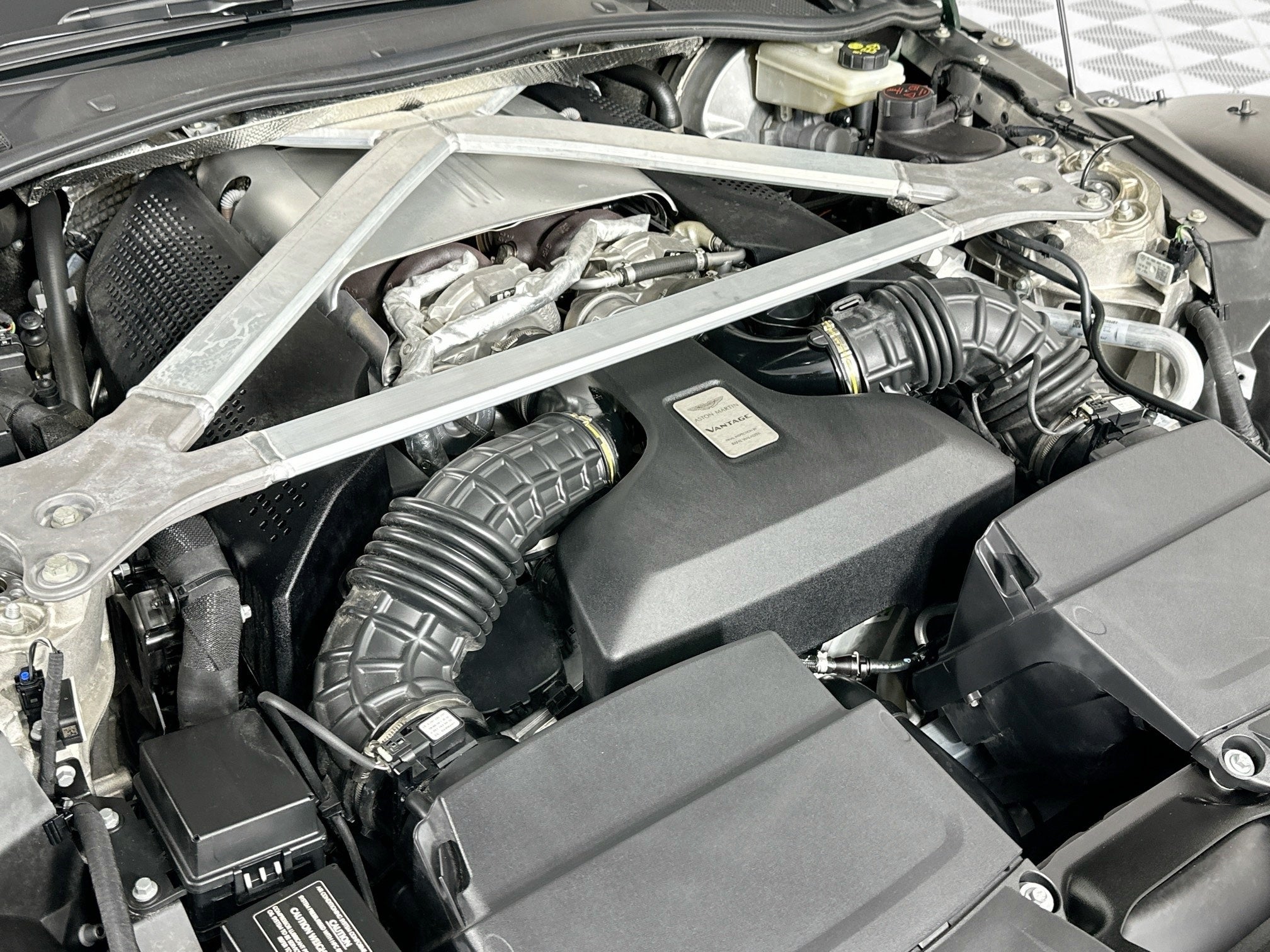 2020 Aston Martin Vantage Base