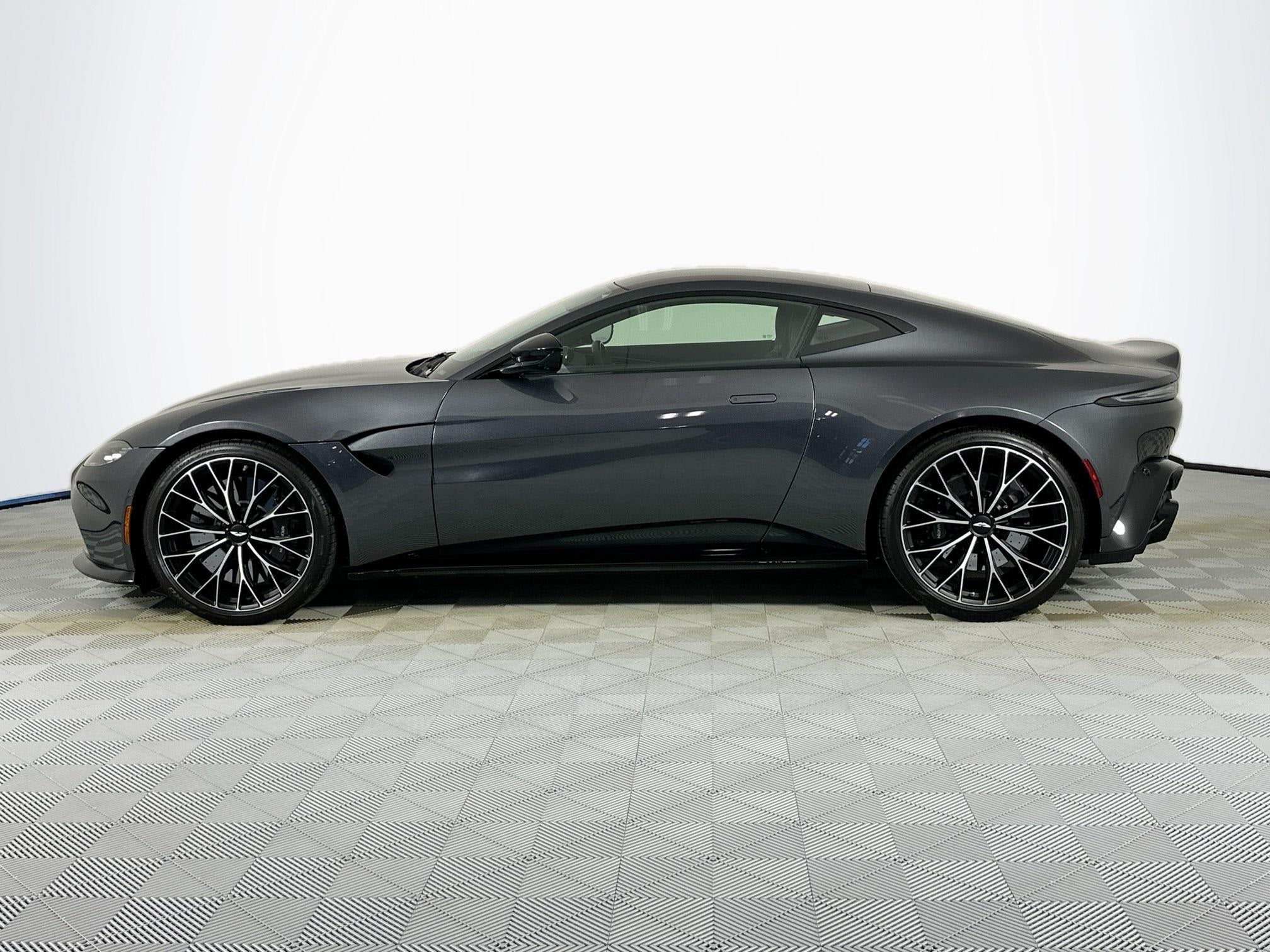 2023 Aston Martin Vantage Base