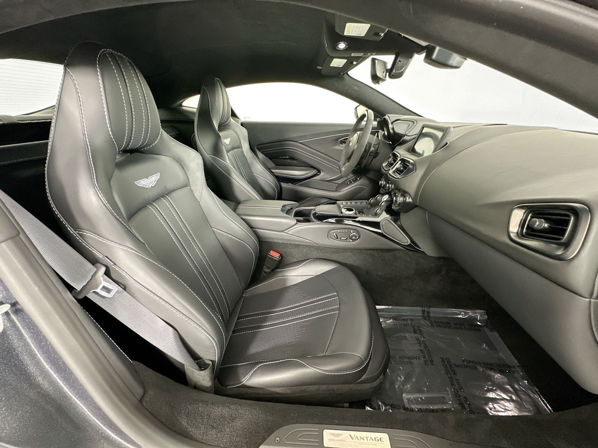 2023 Aston Martin Vantage Base