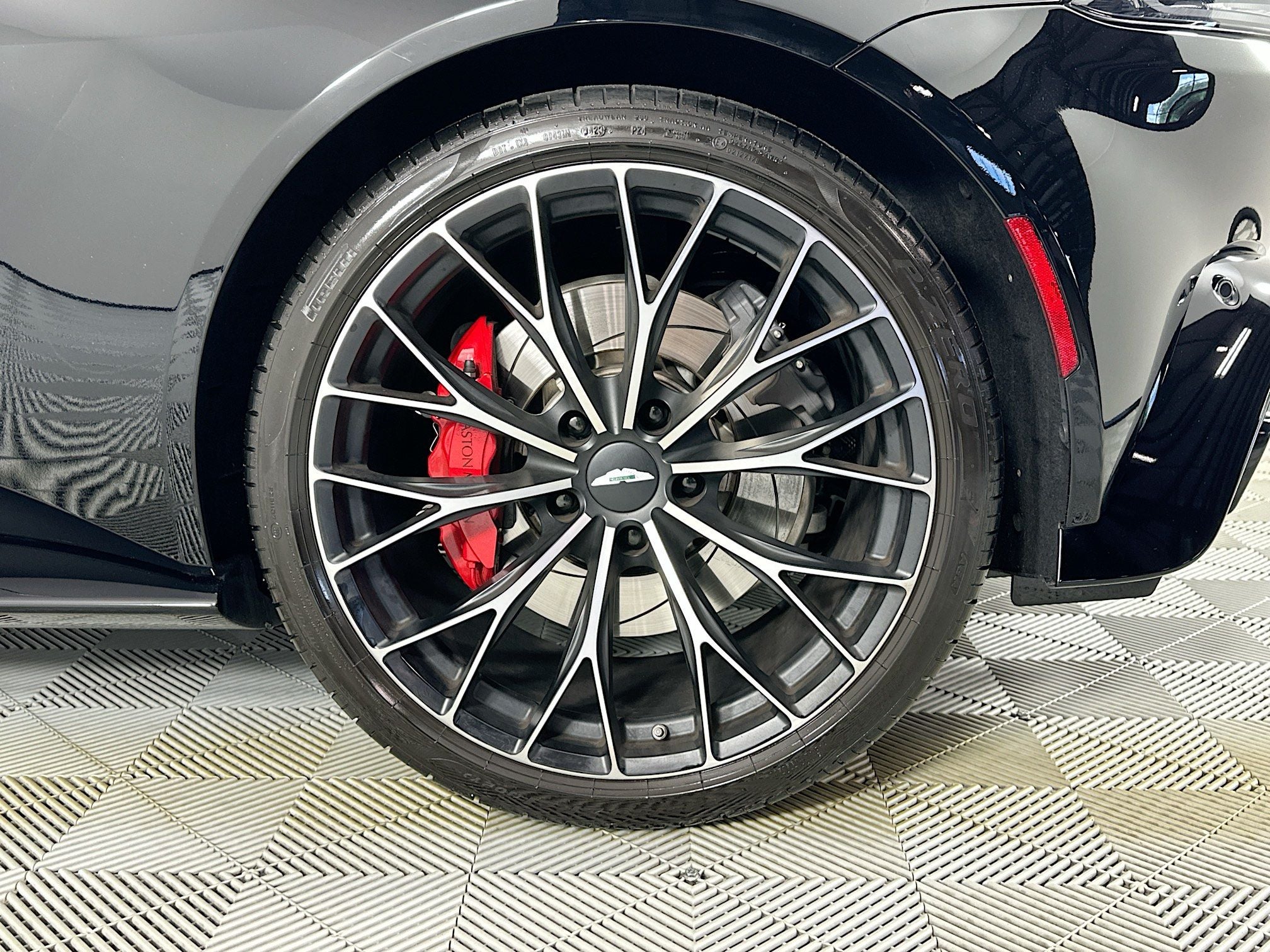 2023 Aston Martin Vantage Roadster