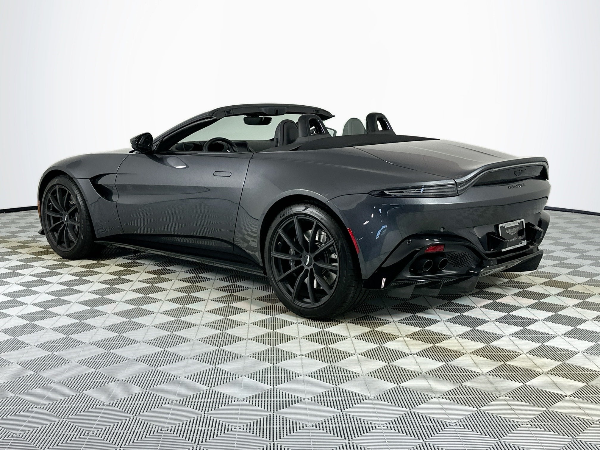 2021 Aston Martin Vantage Roadster