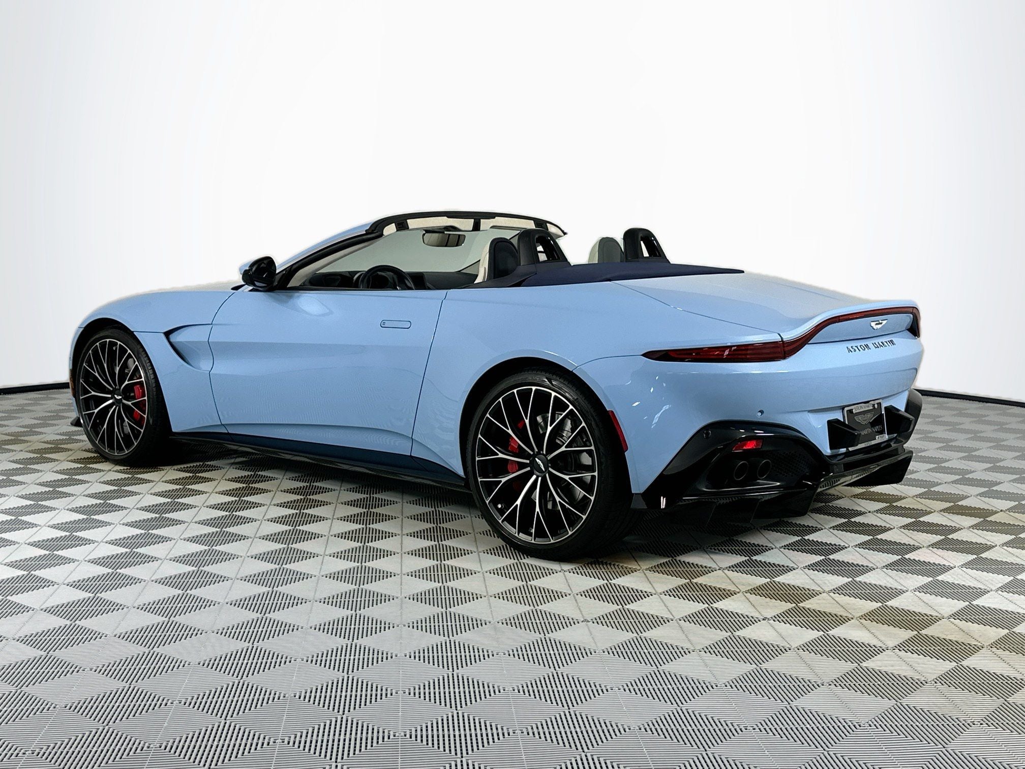 2023 Aston Martin Vantage Roadster