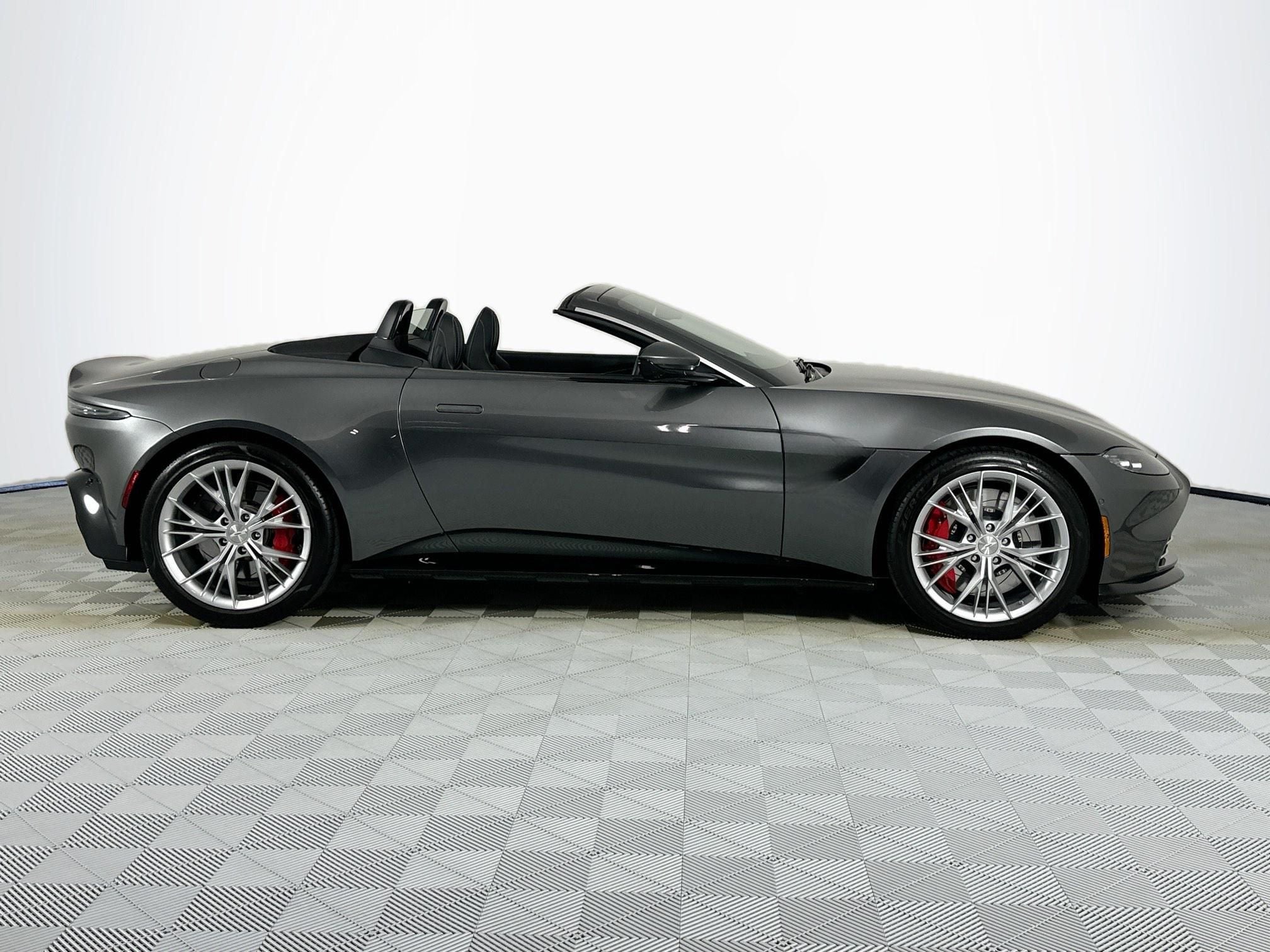 2022 Aston Martin Vantage Roadster