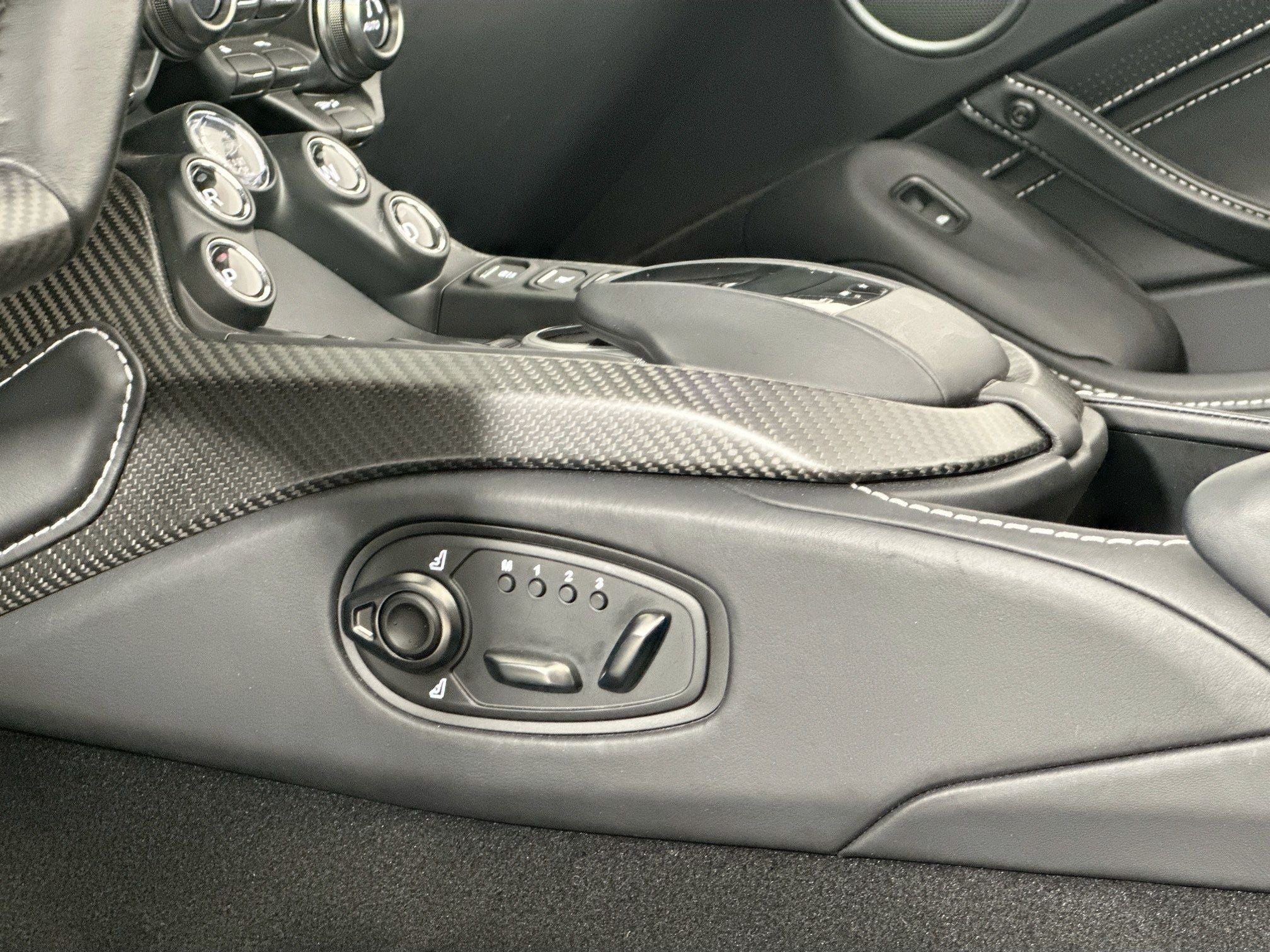 2022 Aston Martin Vantage Roadster