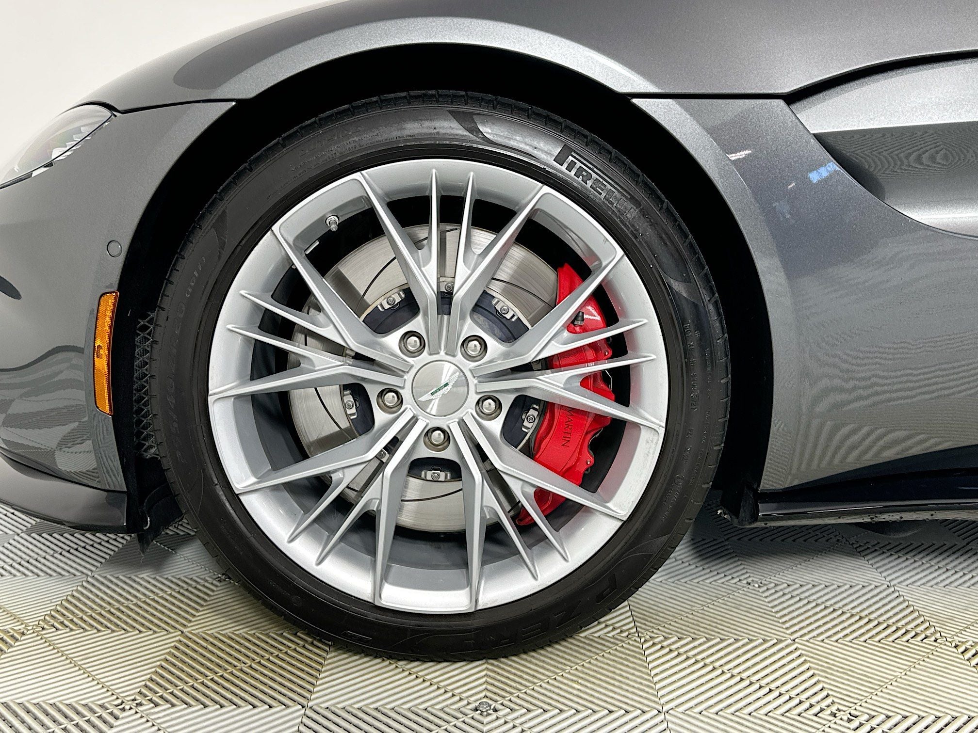 2022 Aston Martin Vantage Roadster