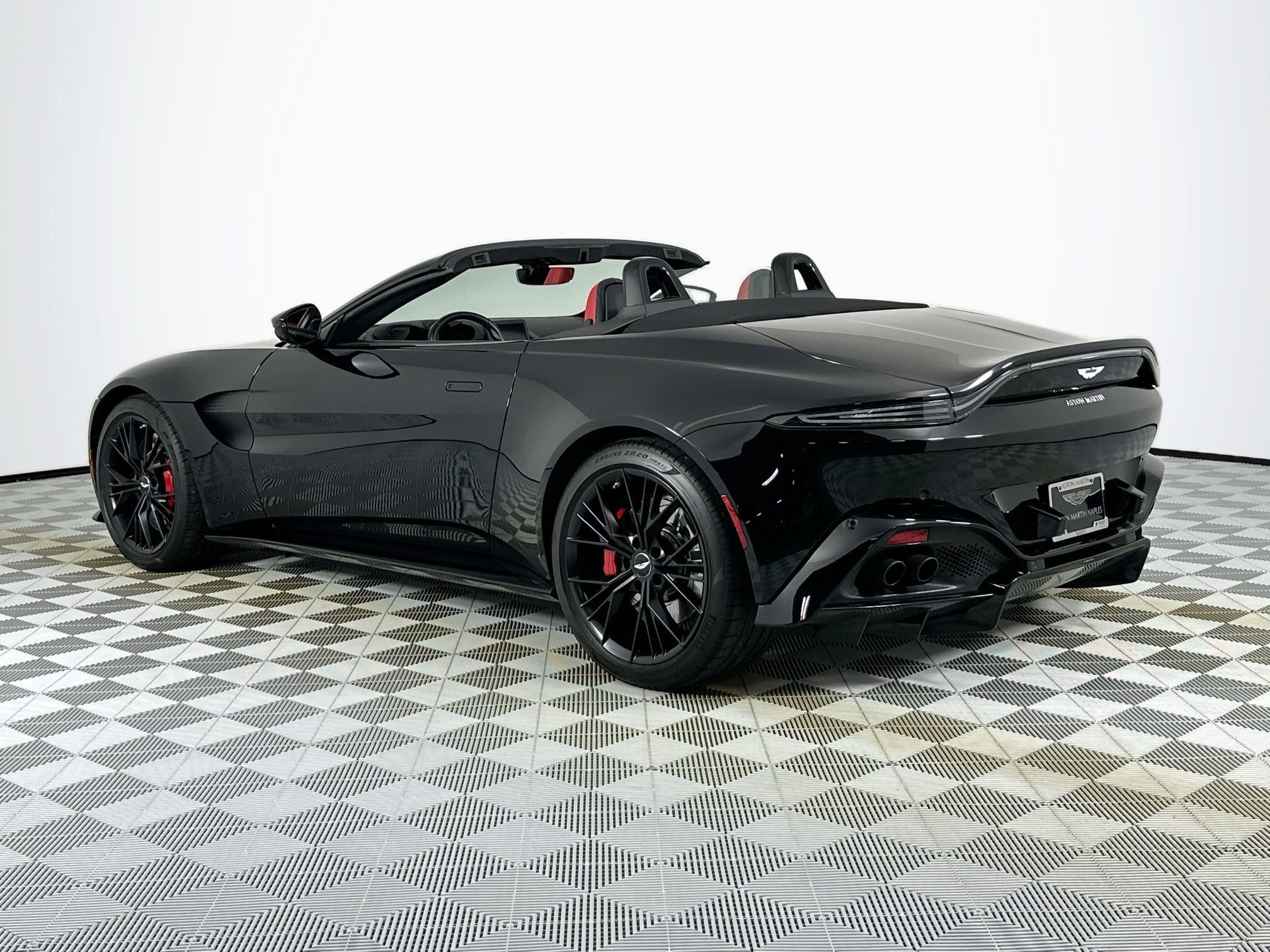 2021 Aston Martin Vantage Roadster