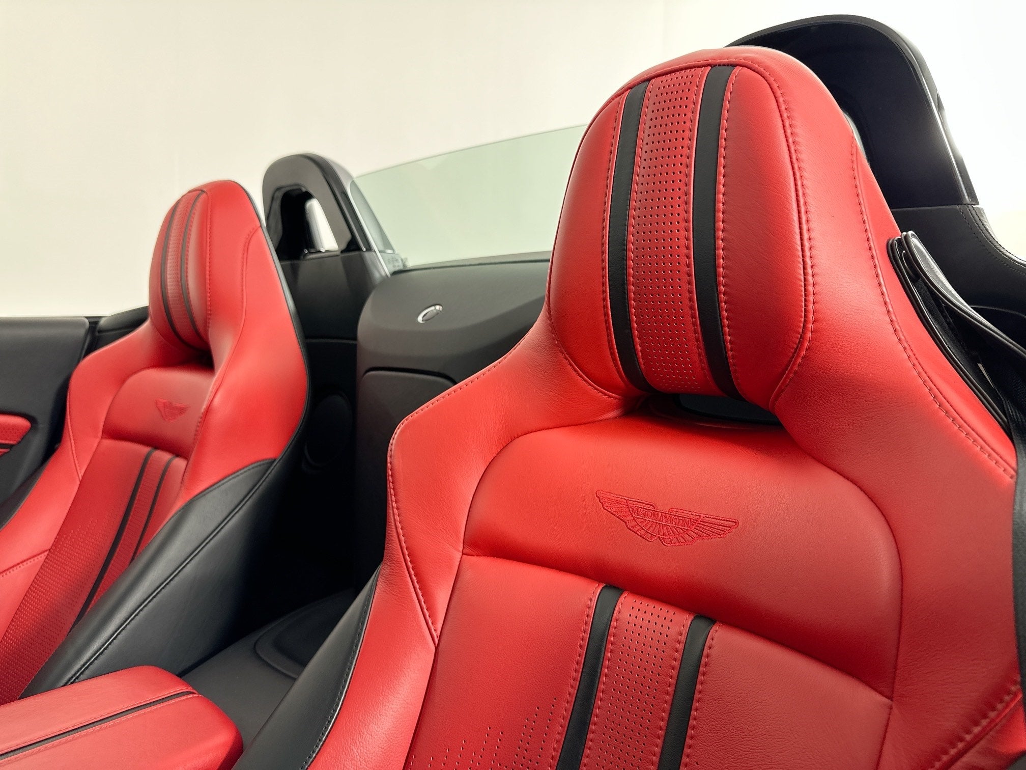 2021 Aston Martin Vantage Roadster