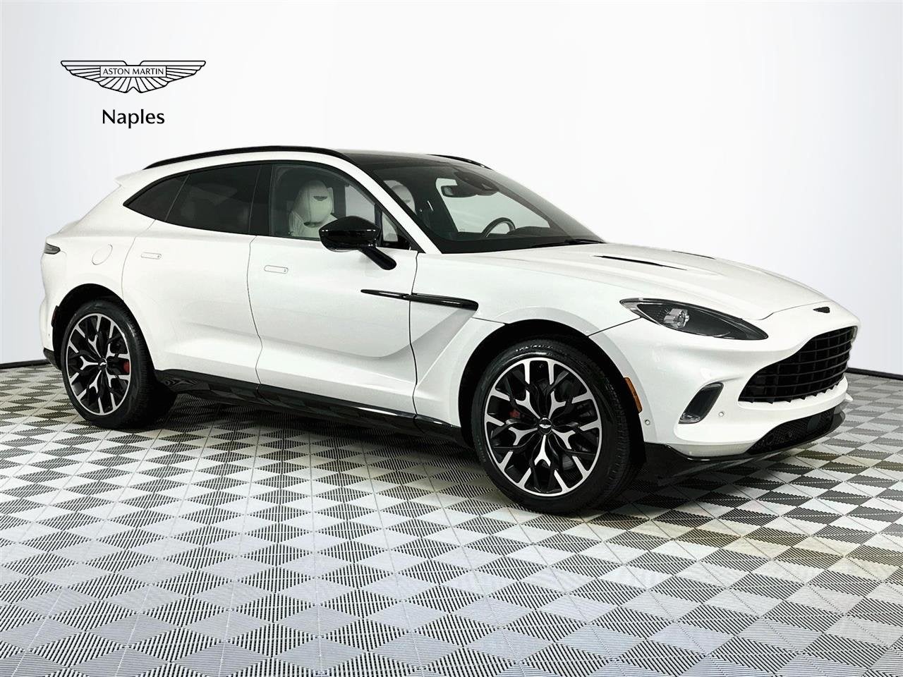2021 Aston Martin DBX Base