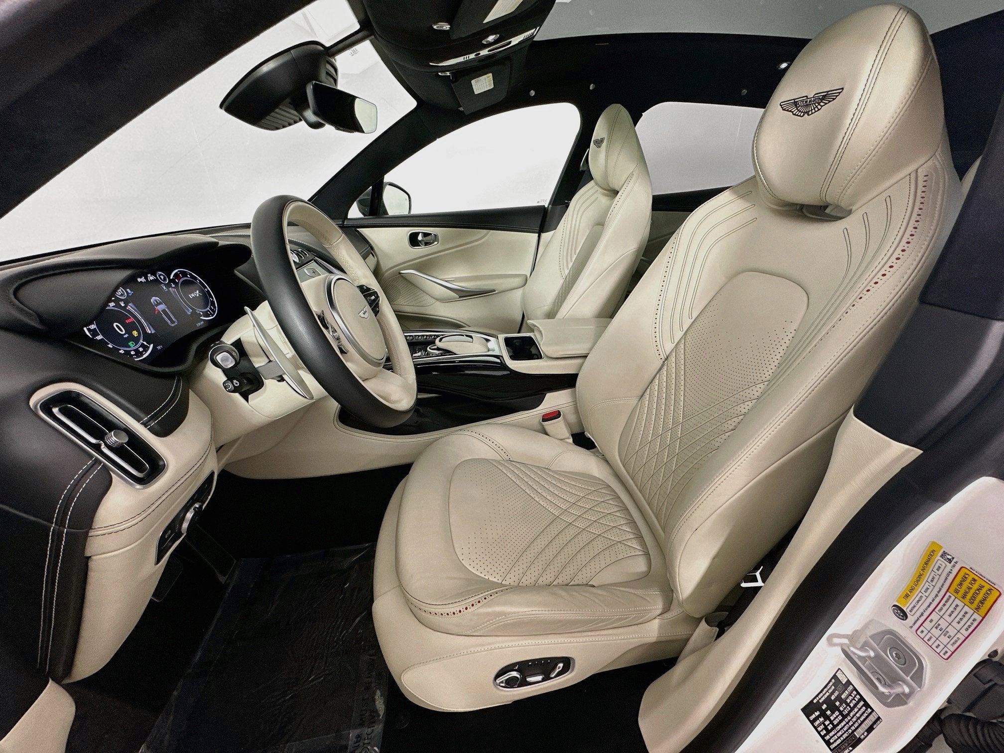 2021 Aston Martin DBX Base