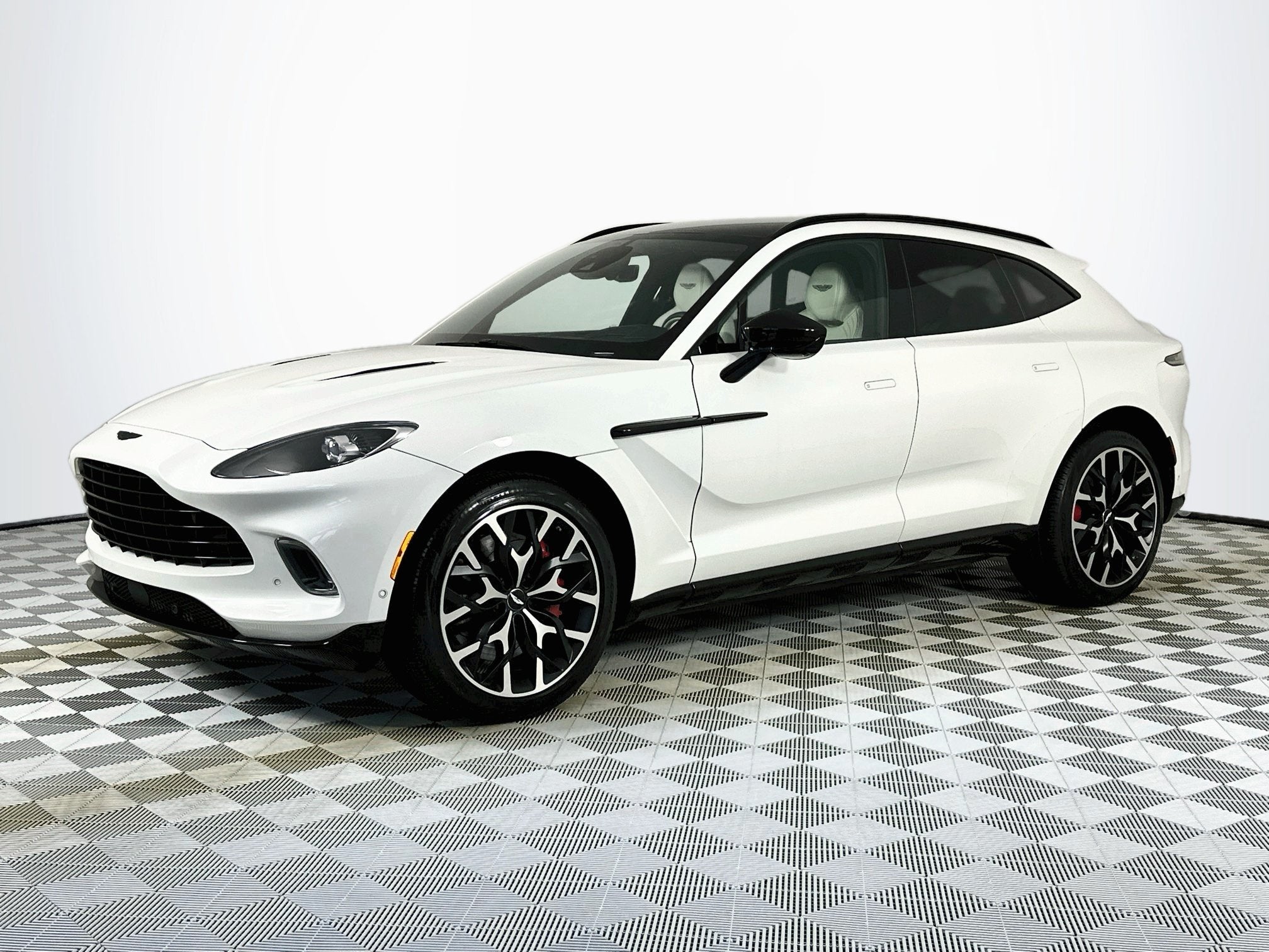 2021 Aston Martin DBX Base