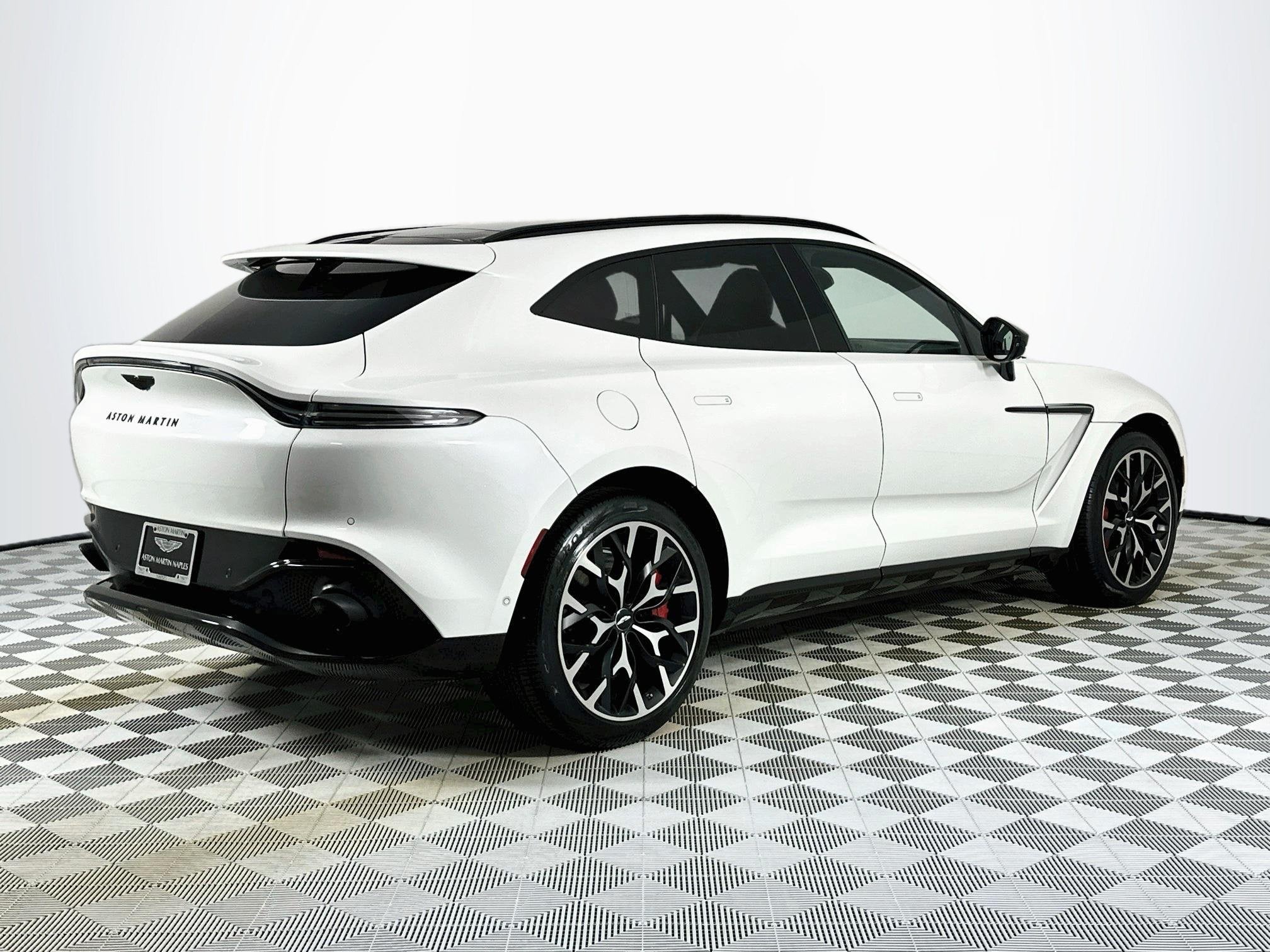 2021 Aston Martin DBX Base