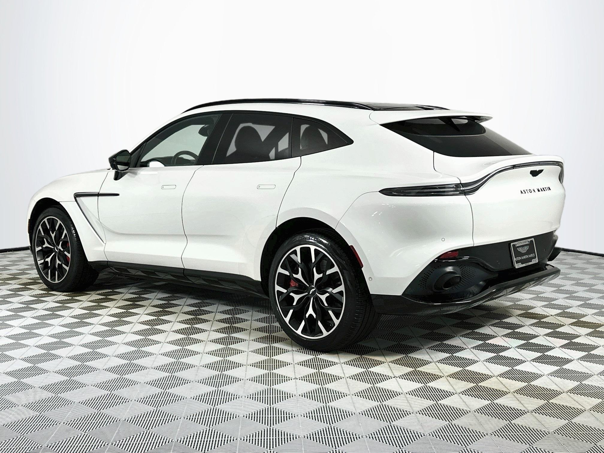 2021 Aston Martin DBX Base