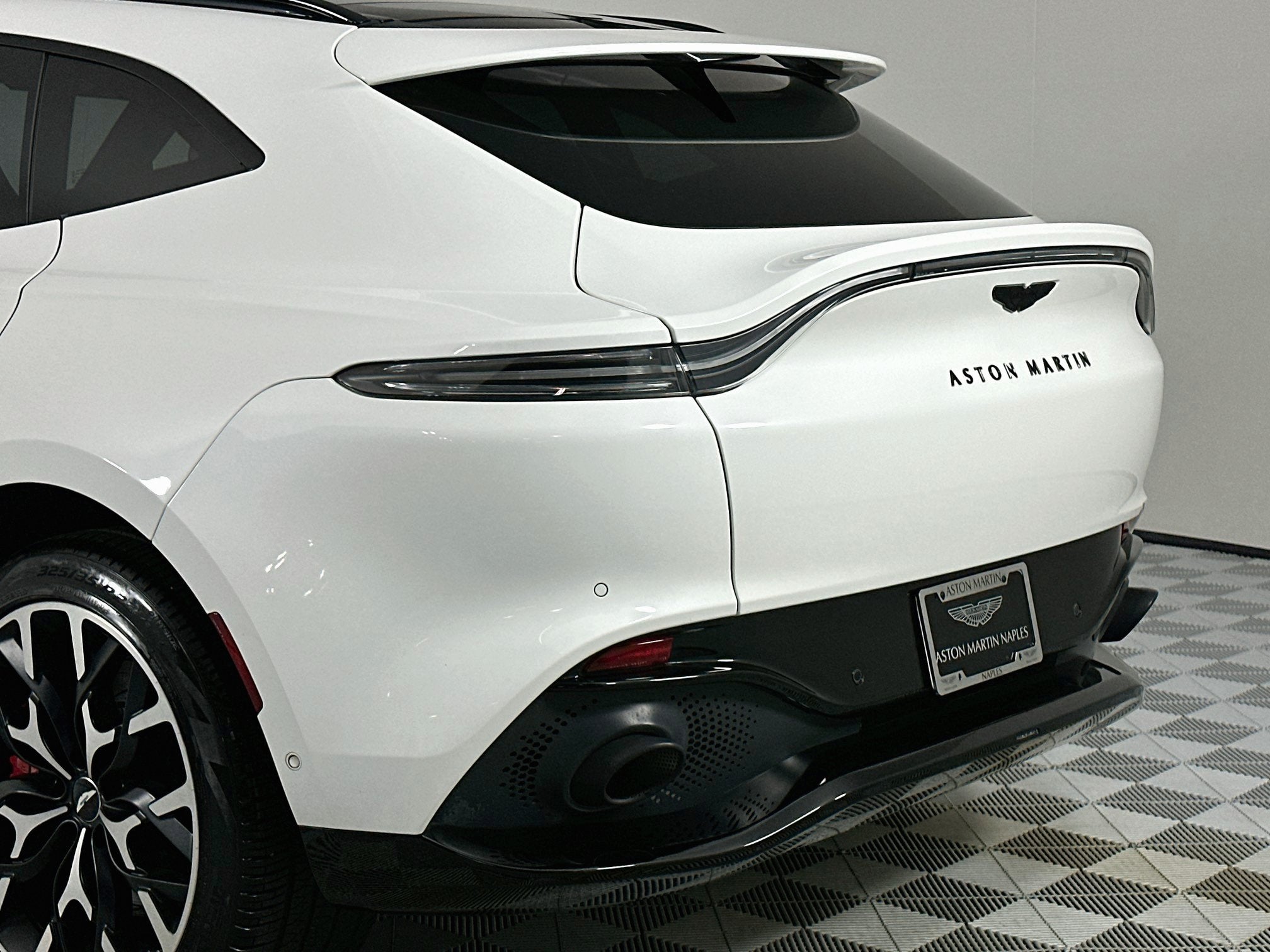 2021 Aston Martin DBX Base