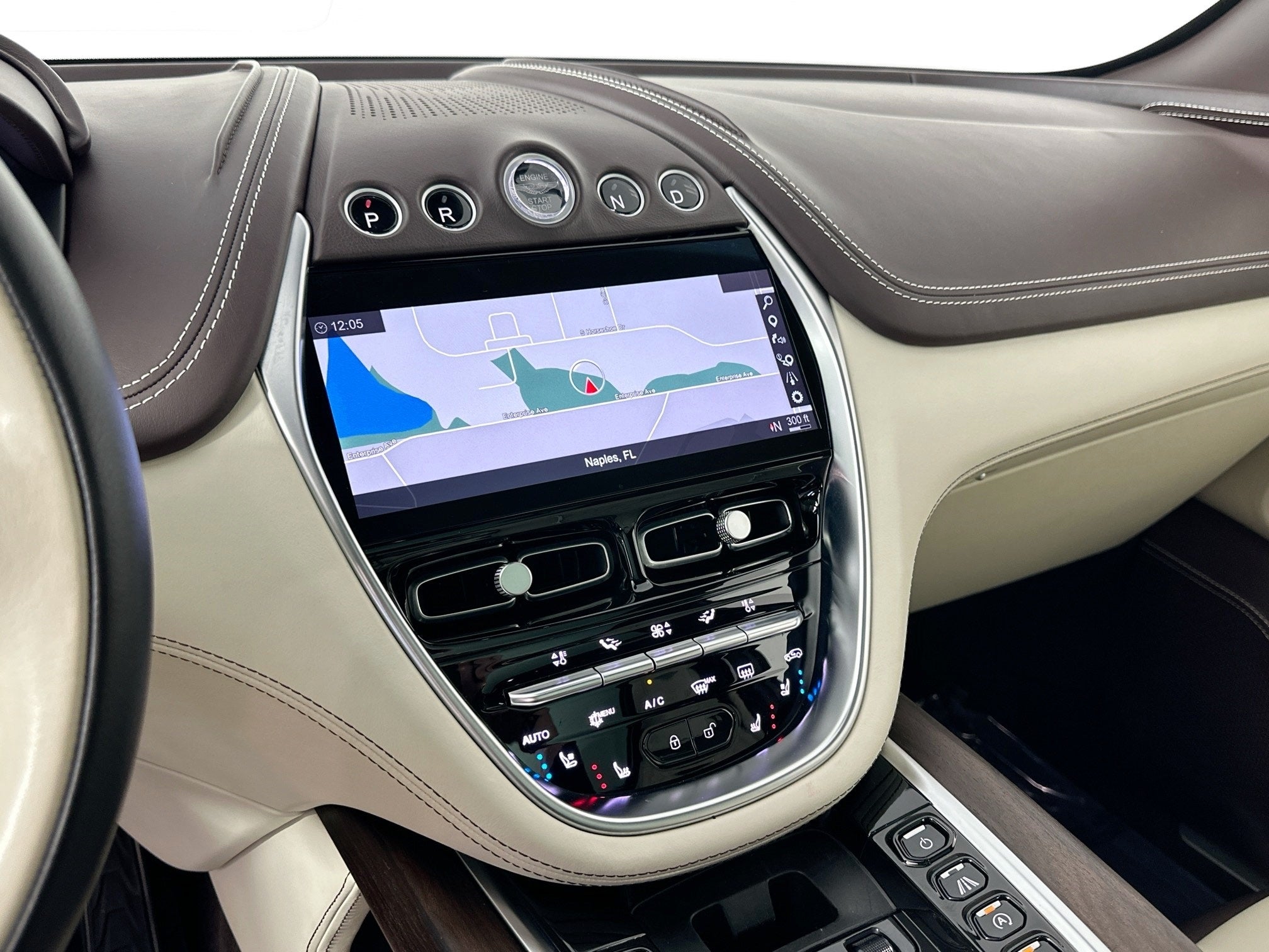 2021 Aston Martin DBX Base