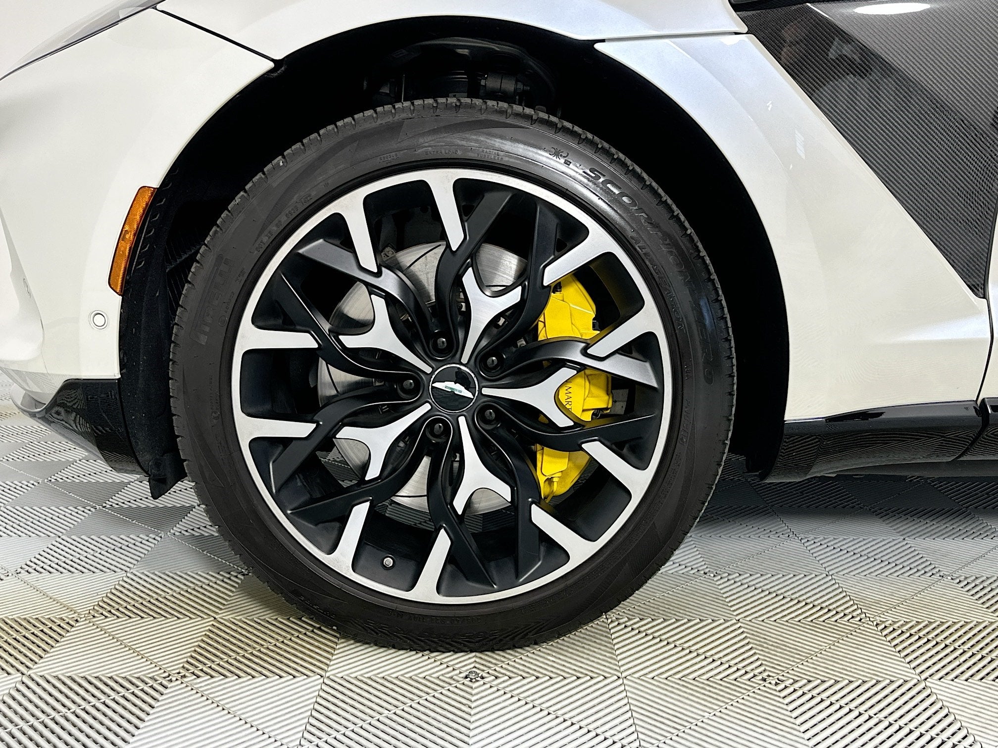 2021 Aston Martin DBX Base