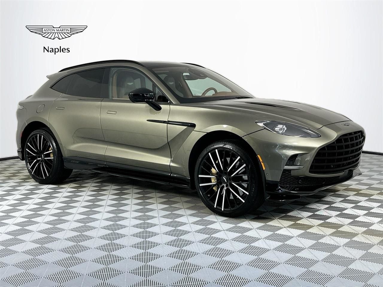 2023 Aston Martin DBX 707