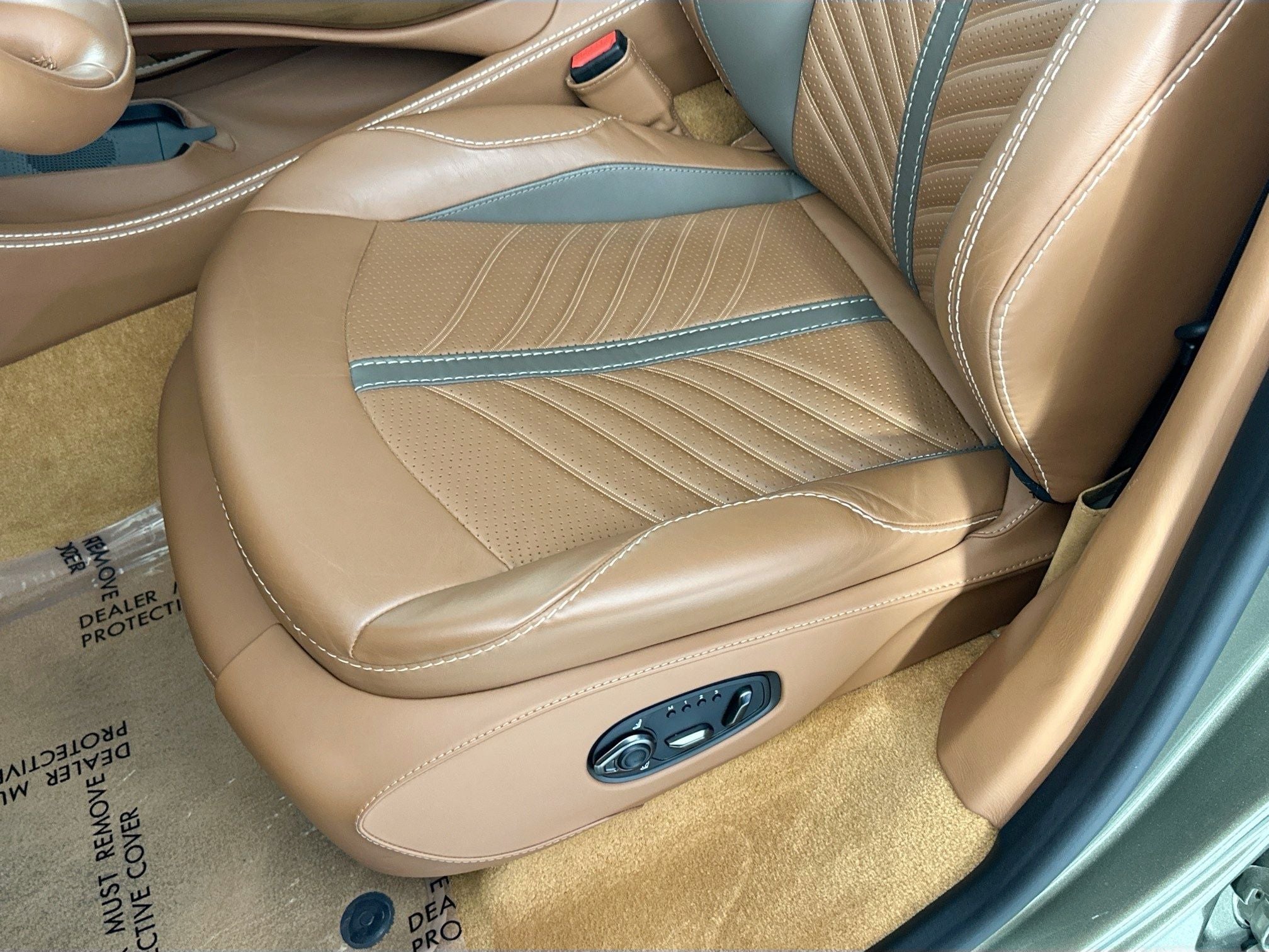 2023 Aston Martin DBX 707