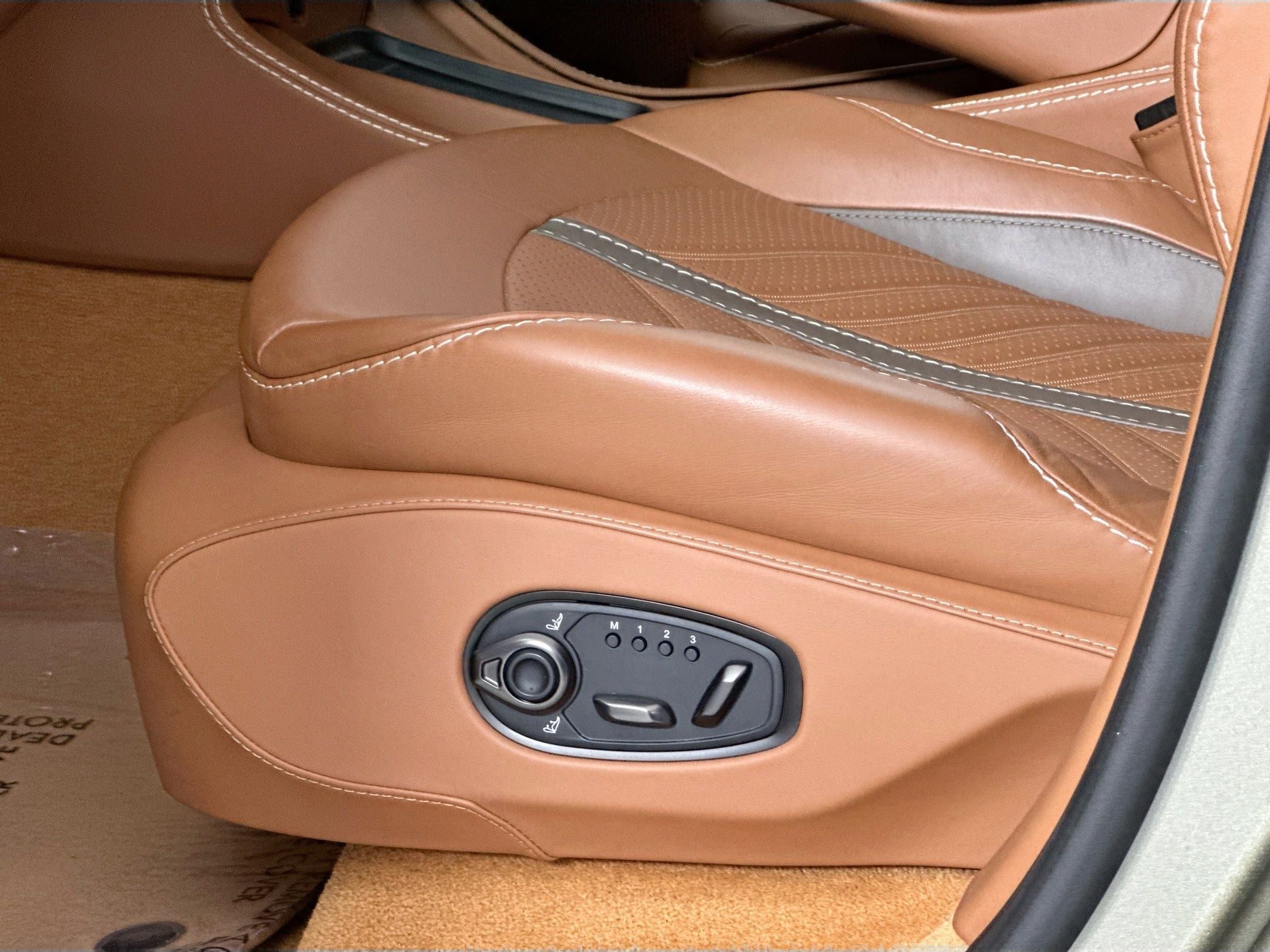 2023 Aston Martin DBX 707