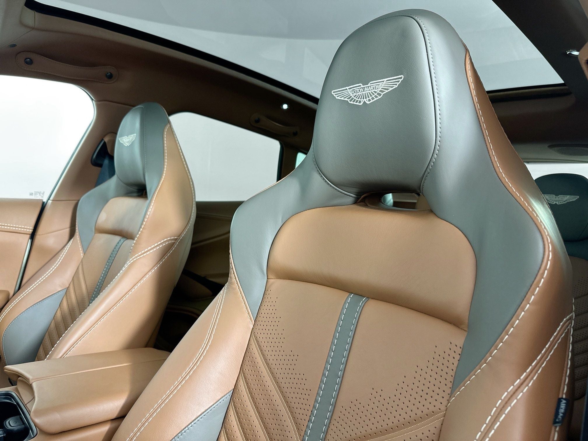 2023 Aston Martin DBX 707