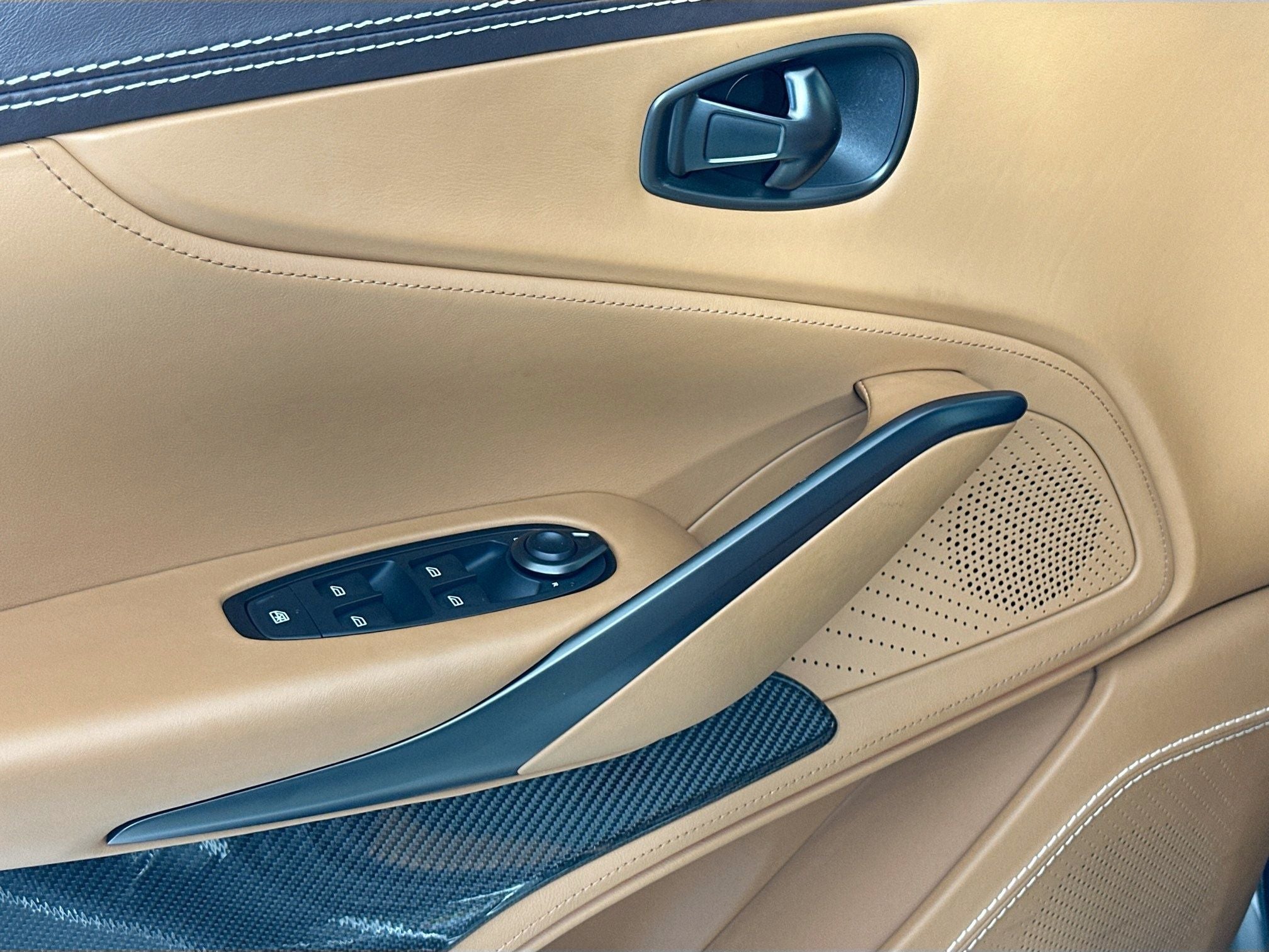 2023 Aston Martin DBX 707