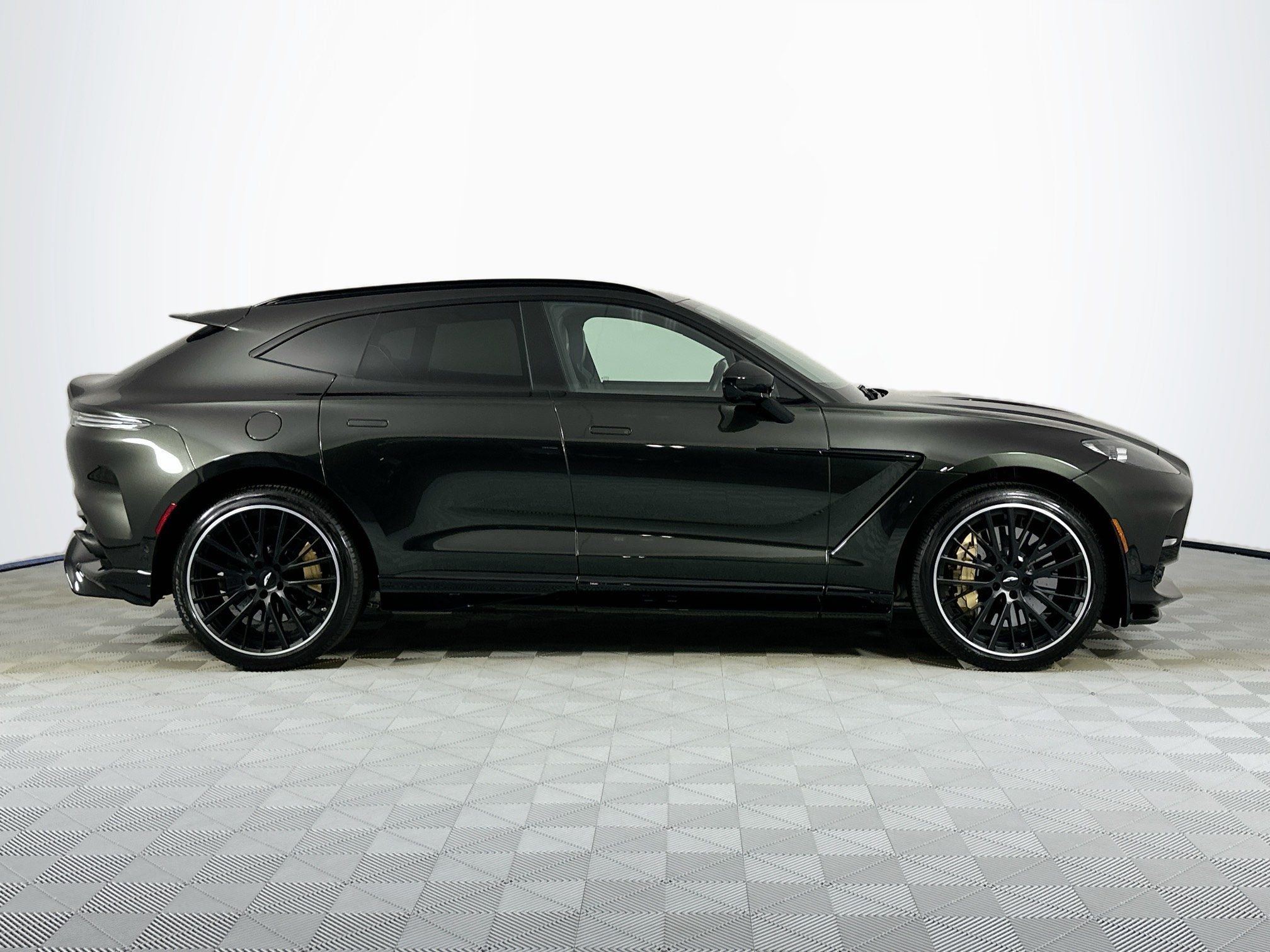 2024 Aston Martin DBX 707