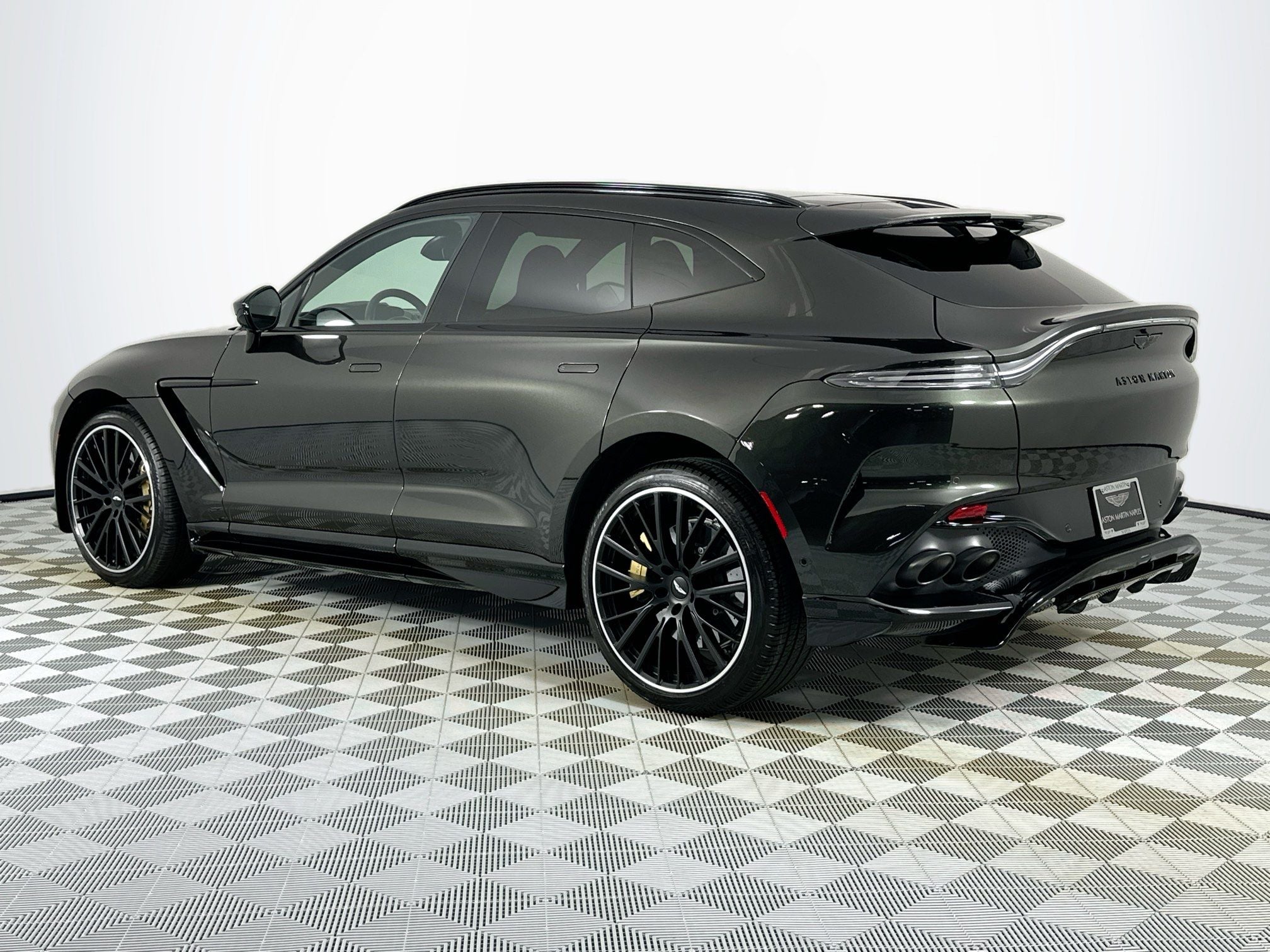2024 Aston Martin DBX 707
