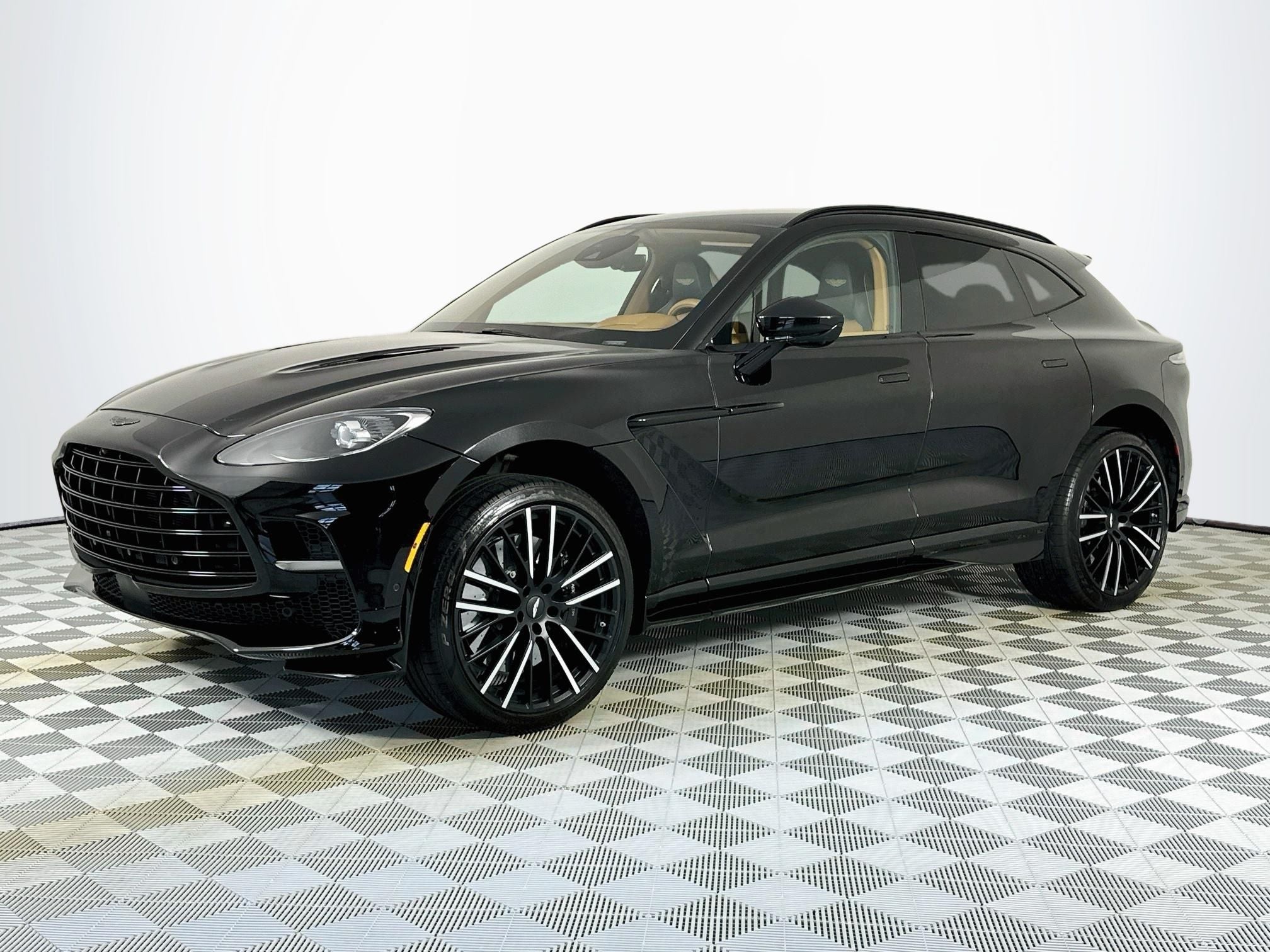 2023 Aston Martin DBX 707