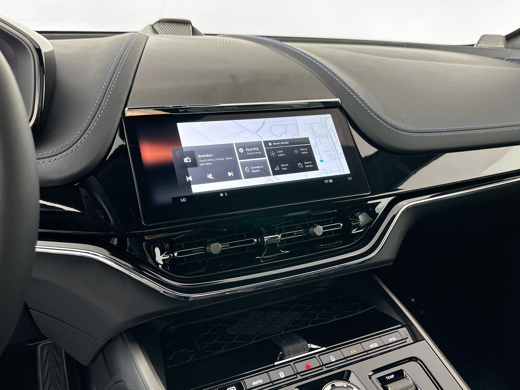 2025 Aston Martin DBX 707 Base