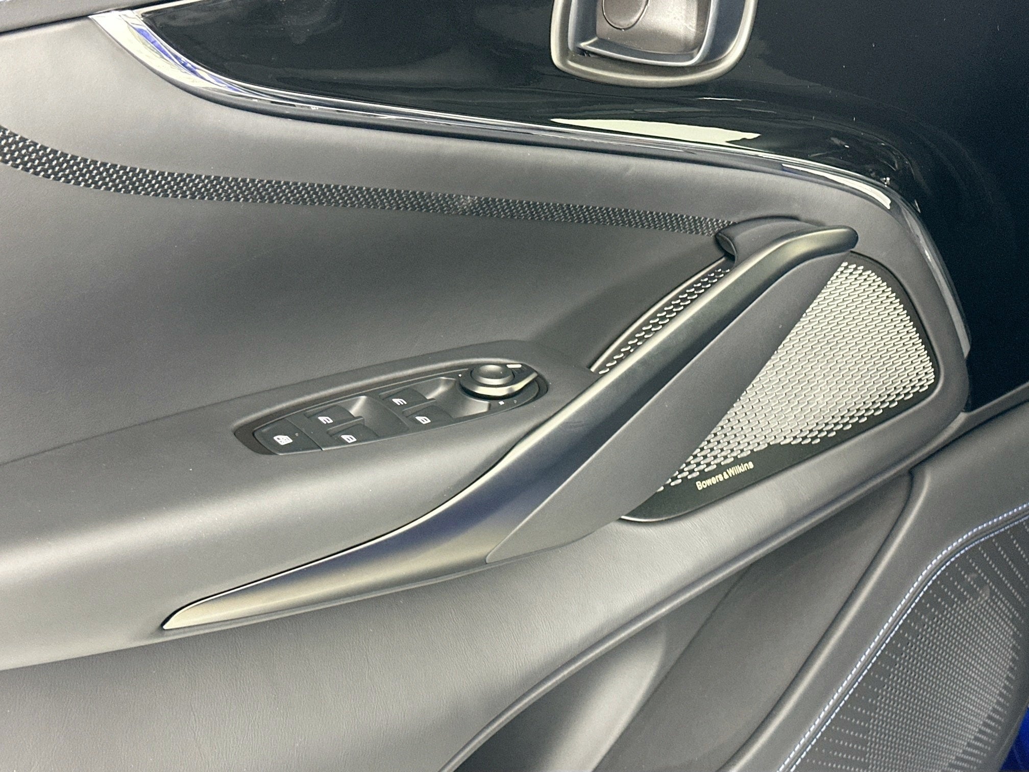 2025 Aston Martin DBX 707 Base