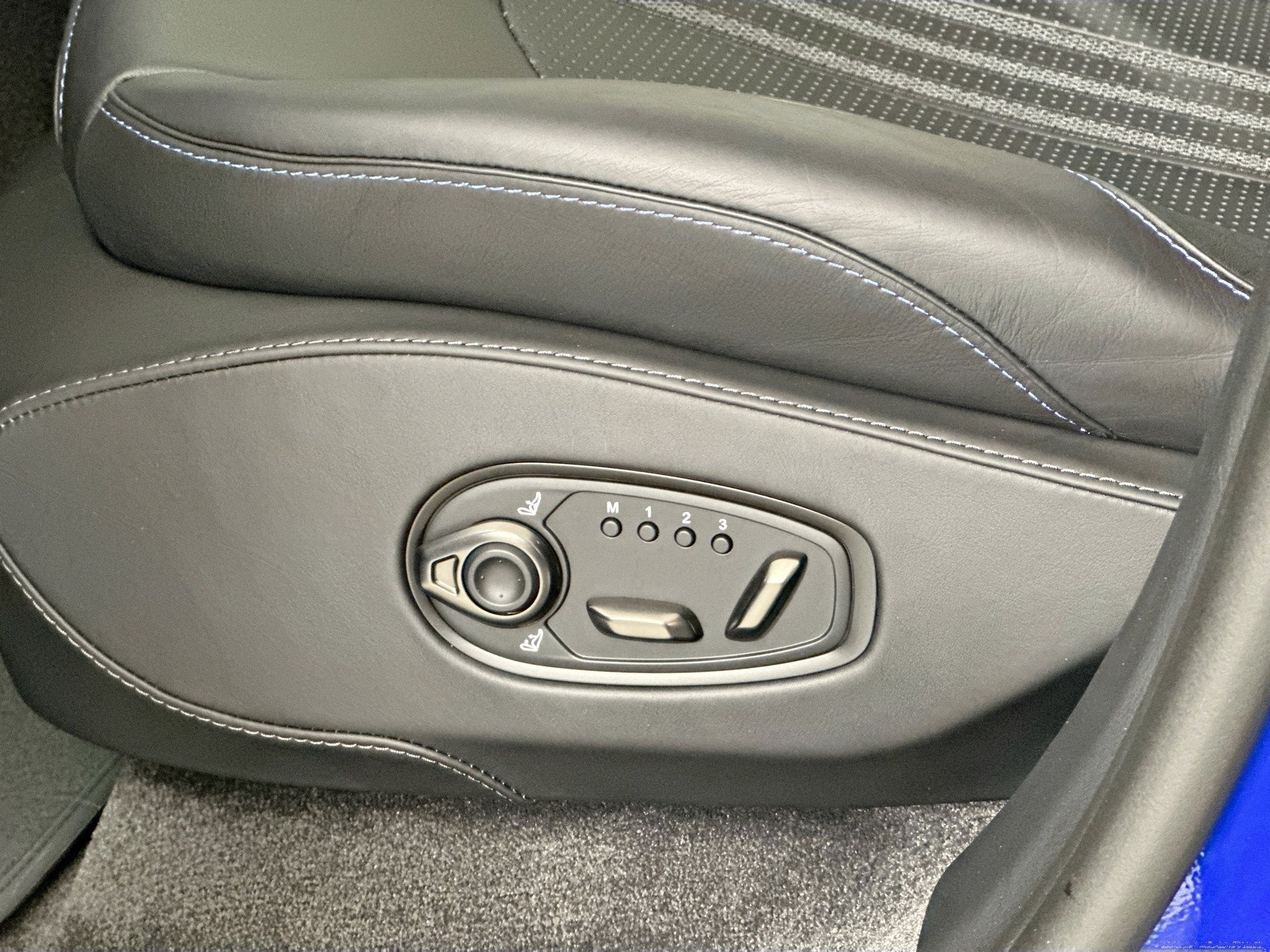 2025 Aston Martin DBX 707 Base