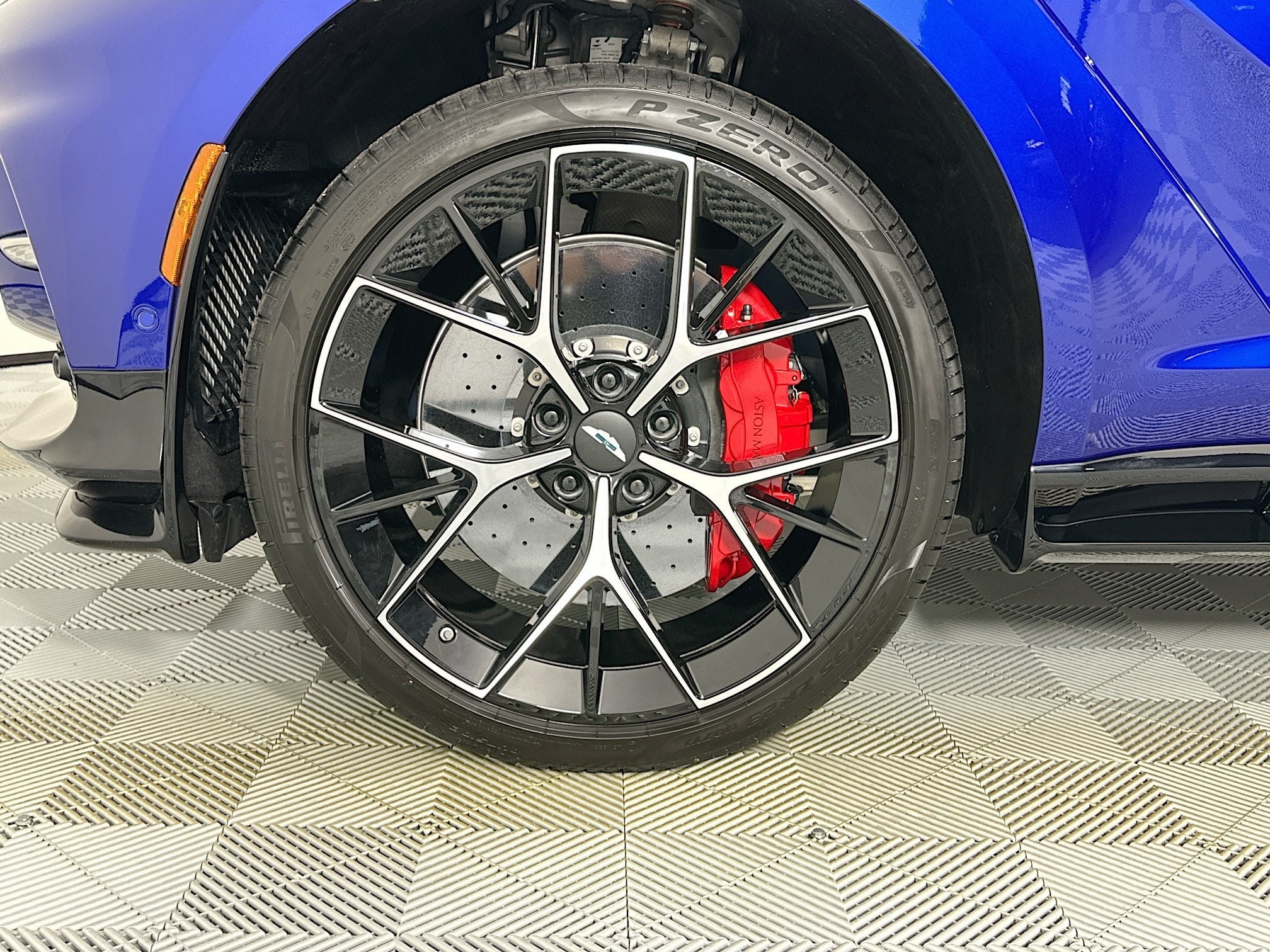 2025 Aston Martin DBX 707 Base