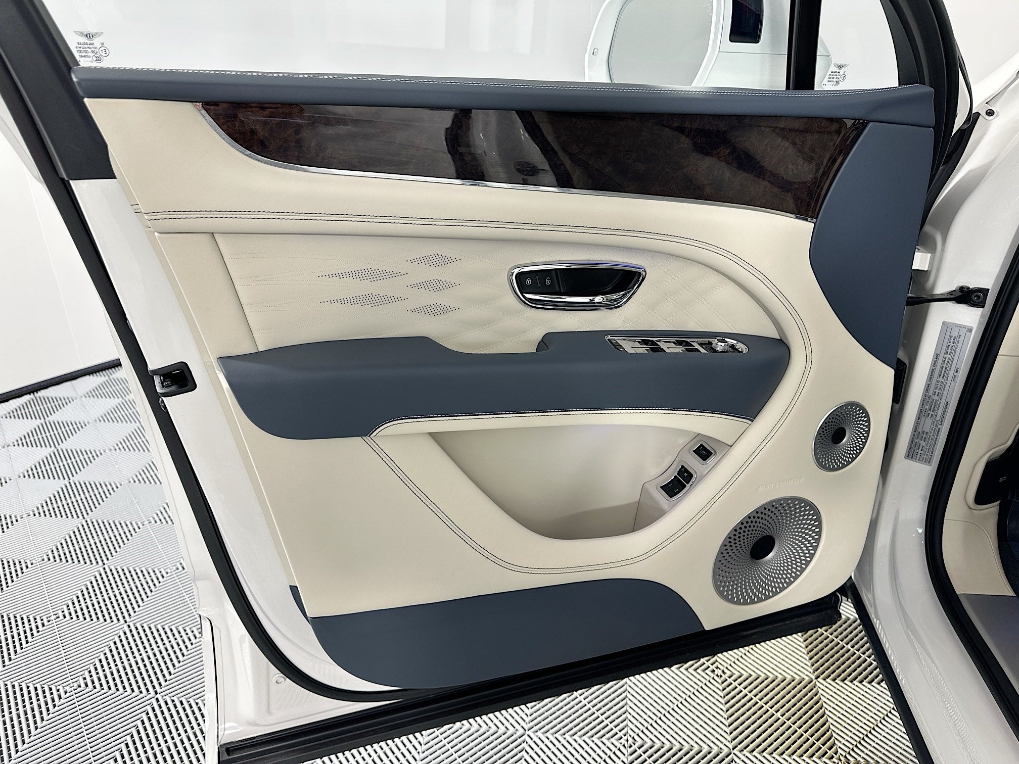 2025 Bentley Bentayga Azure