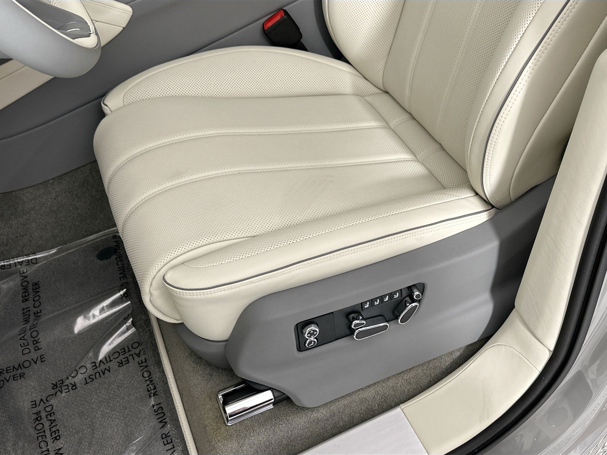 2025 Bentley Bentayga Atelier