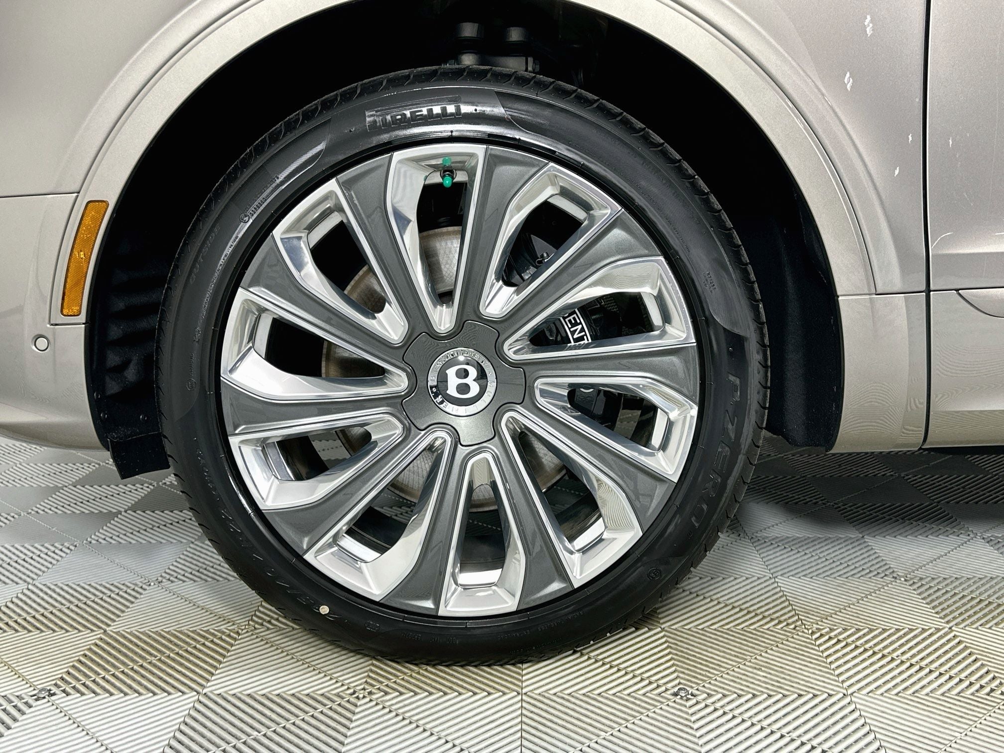 2027 Bentley Bentayga Base
