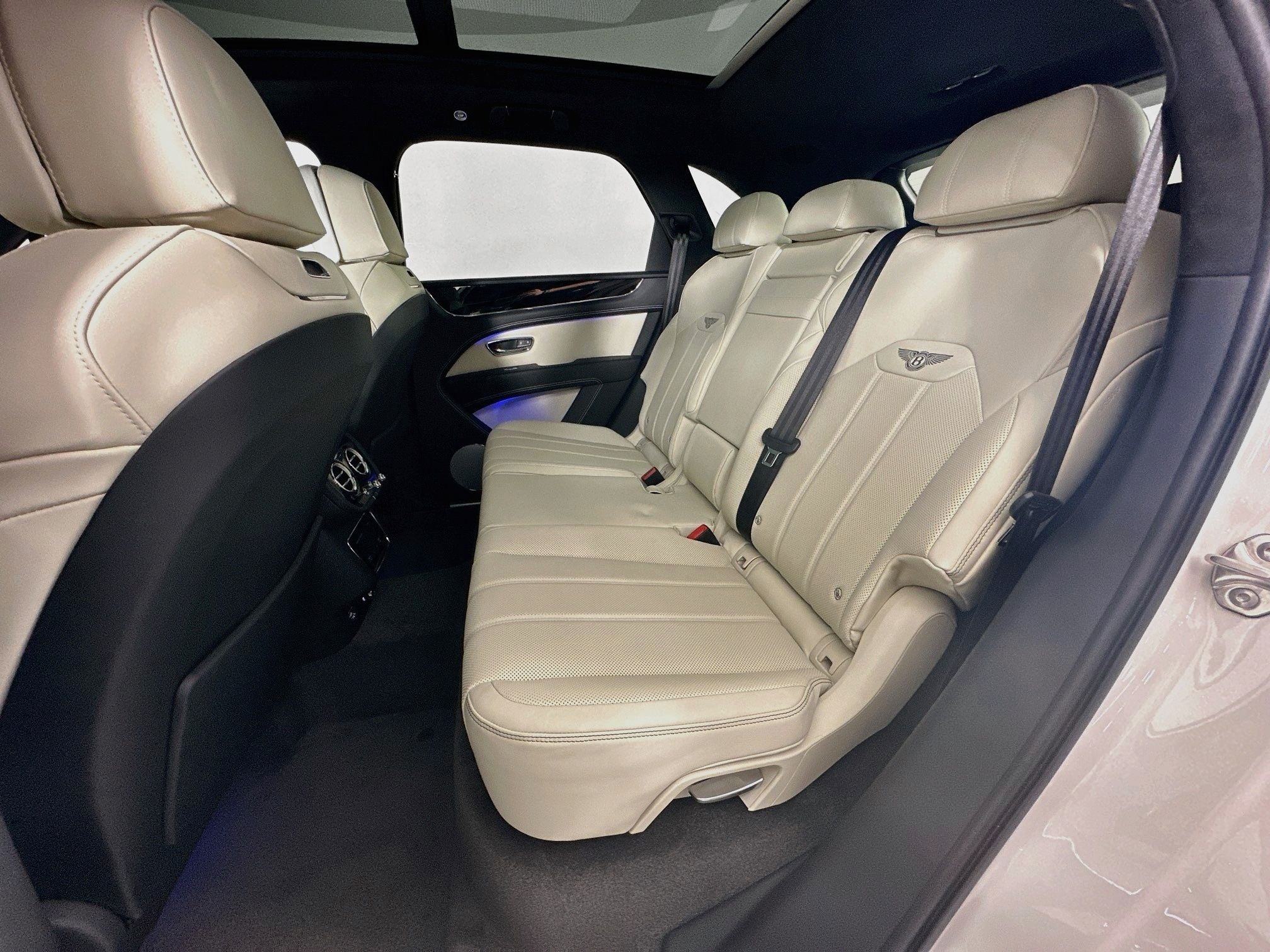 2025 Bentley Bentayga V8