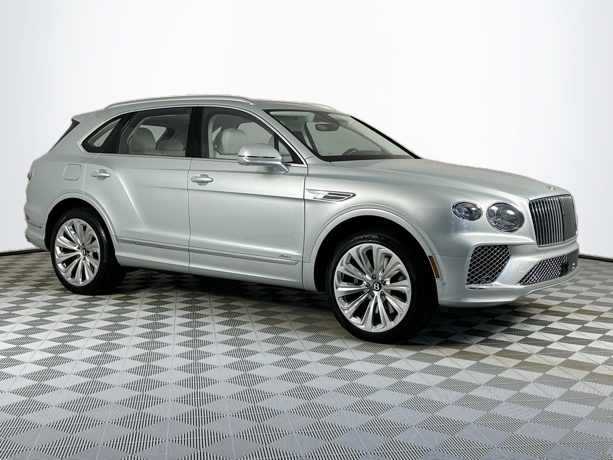 2024 Bentley Bentayga Azure - Mulliner Naples Breeze Collection