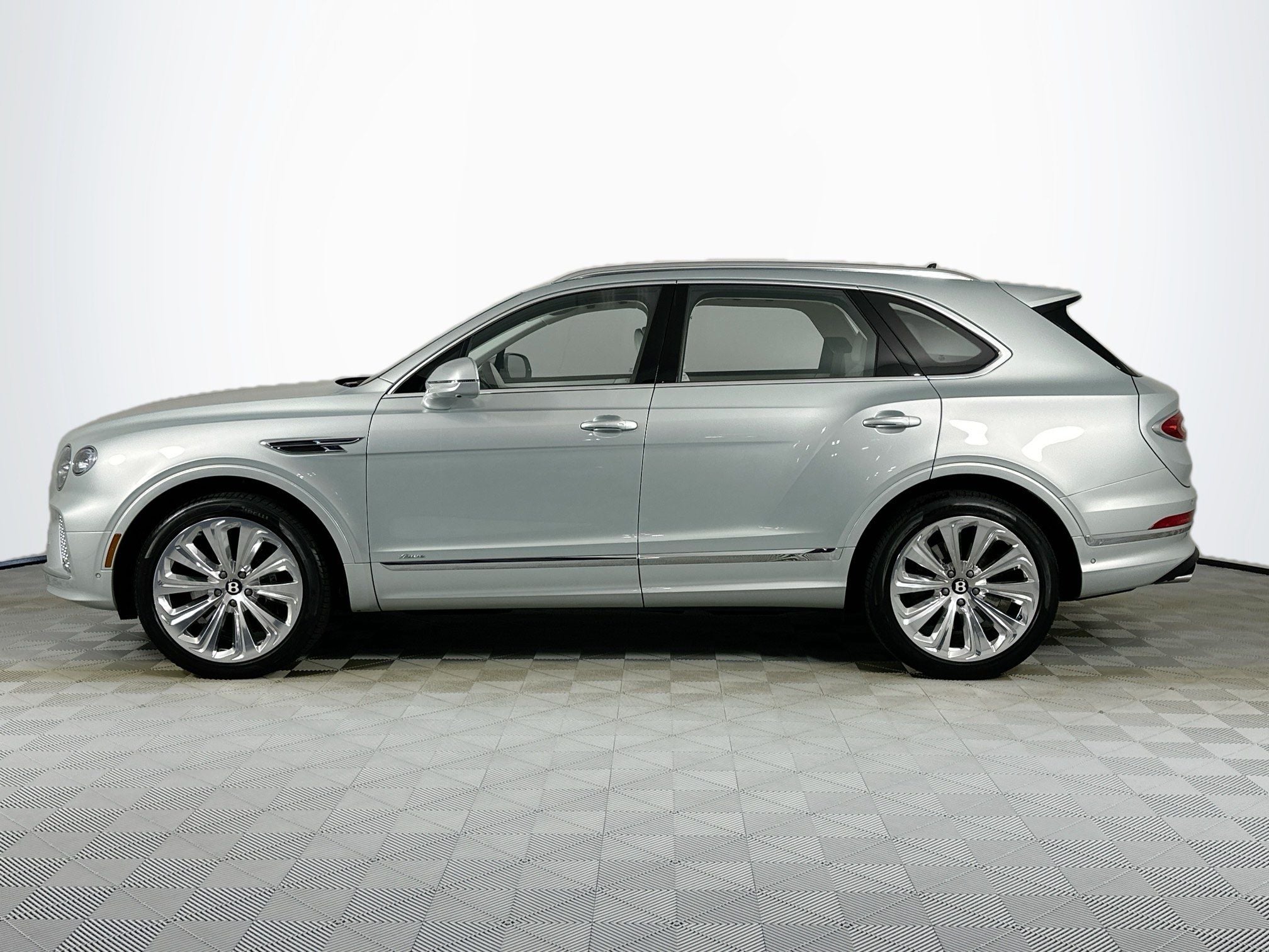 2024 Bentley Bentayga Azure - Mulliner Naples Breeze Collection
