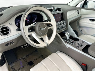 2024 Bentley Bentayga Azure - Mulliner Naples Breeze Collection