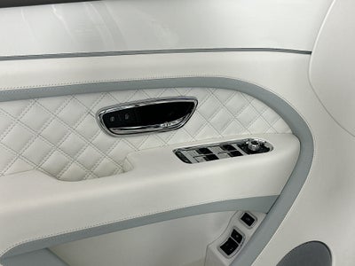 2024 Bentley Bentayga Azure - Mulliner Naples Breeze Collection