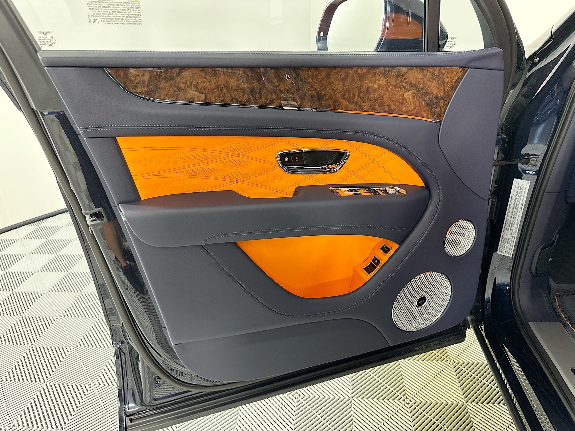 2025 Bentley Bentayga Azure Naples Edition